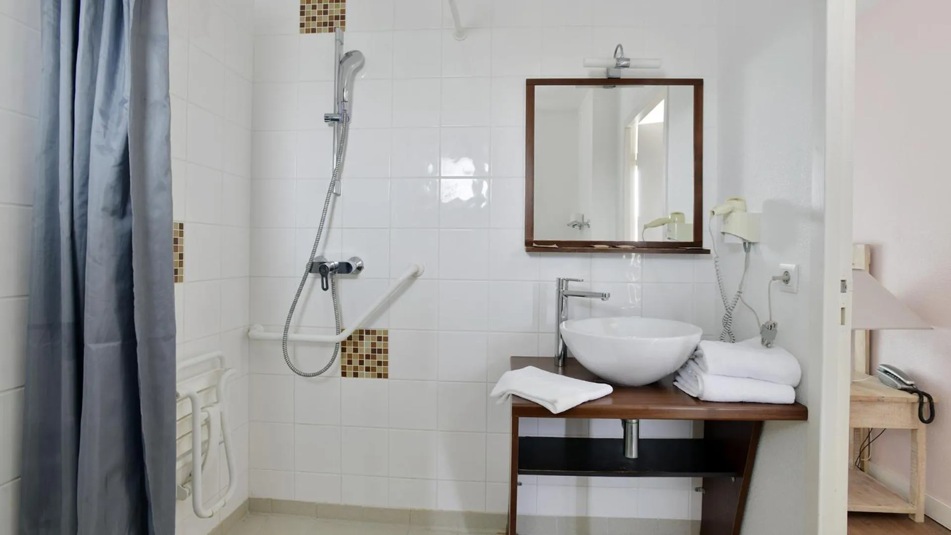 Shower in Vacancéole - Le Domaine du Château - La Rochelle / Île de Ré