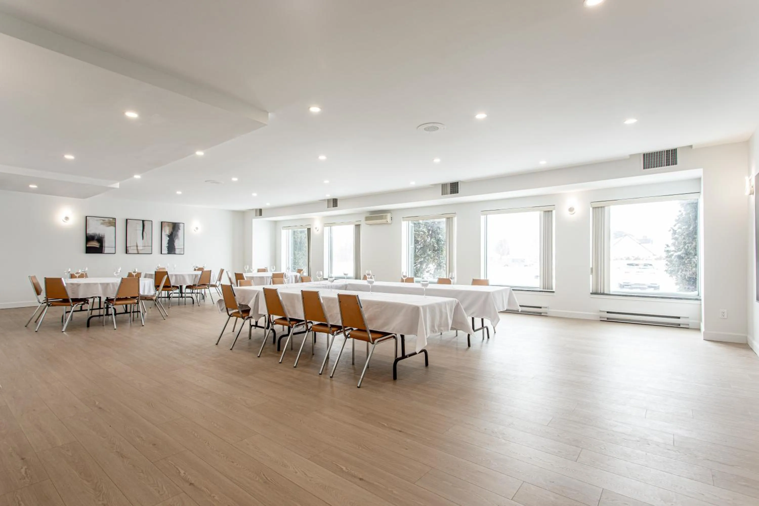 Meeting/conference room in Travelodge by Wyndham Rigaud