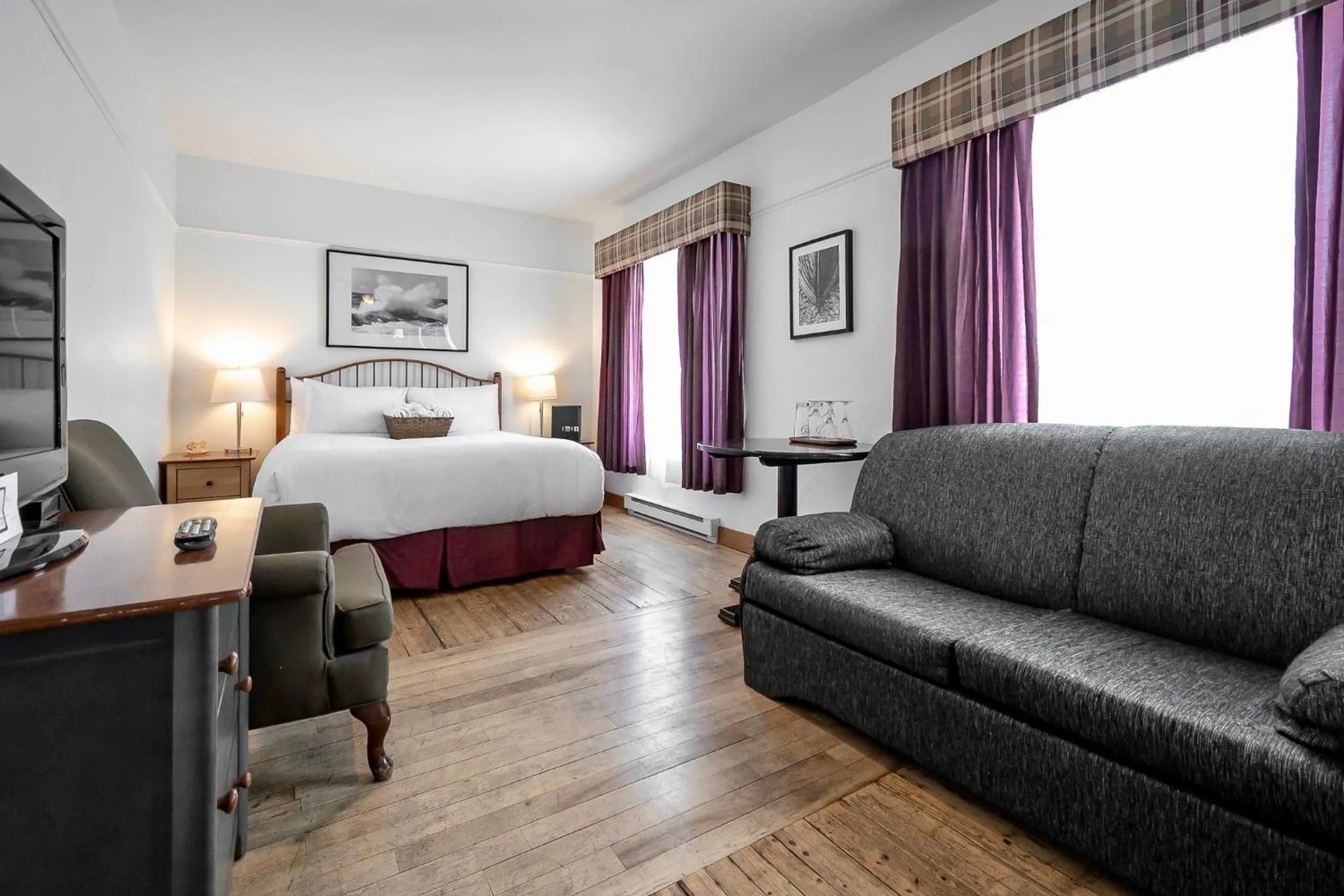 Bed in Auberge de la Vieille Maison