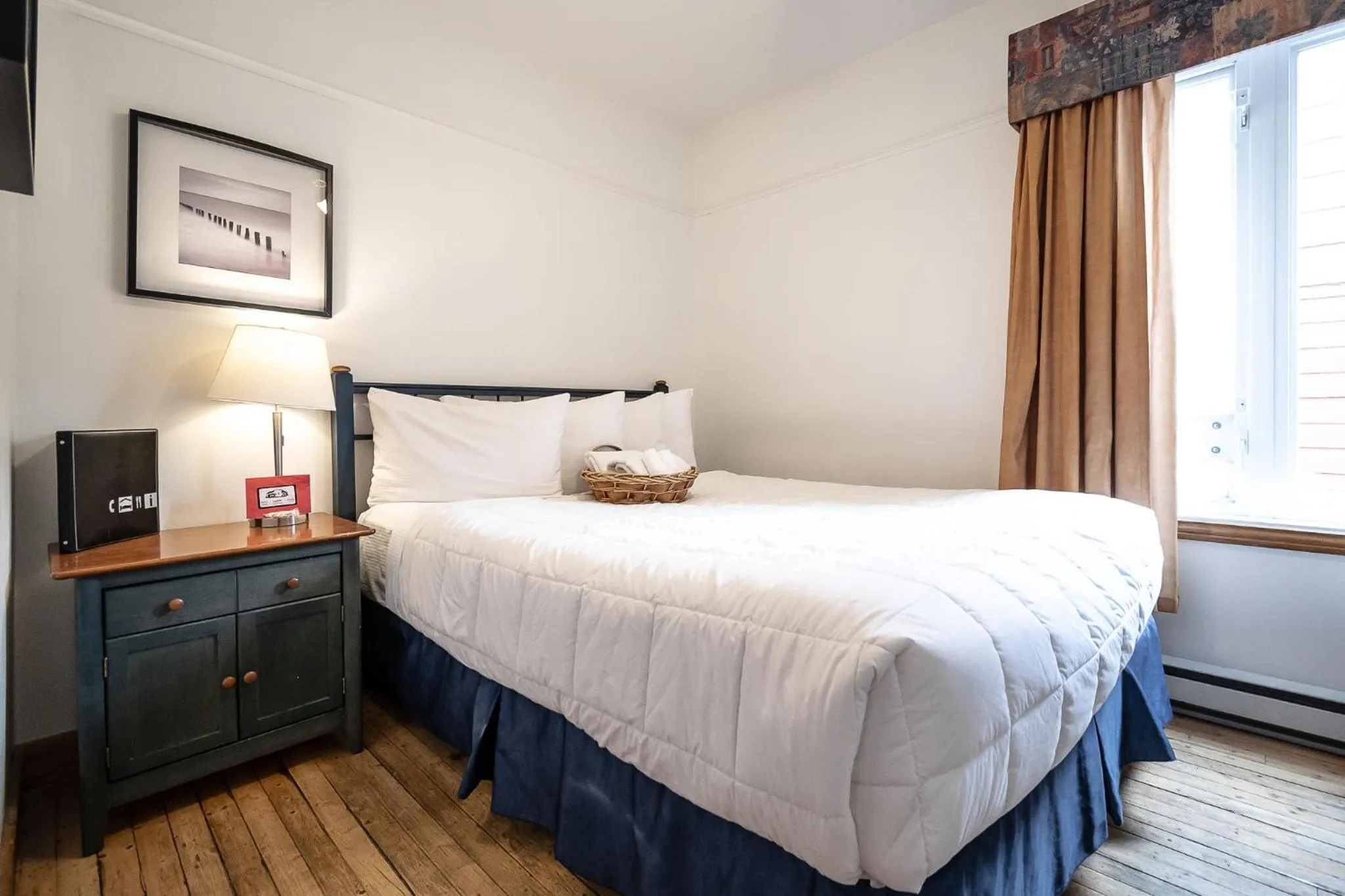 Bed in Auberge de la Vieille Maison