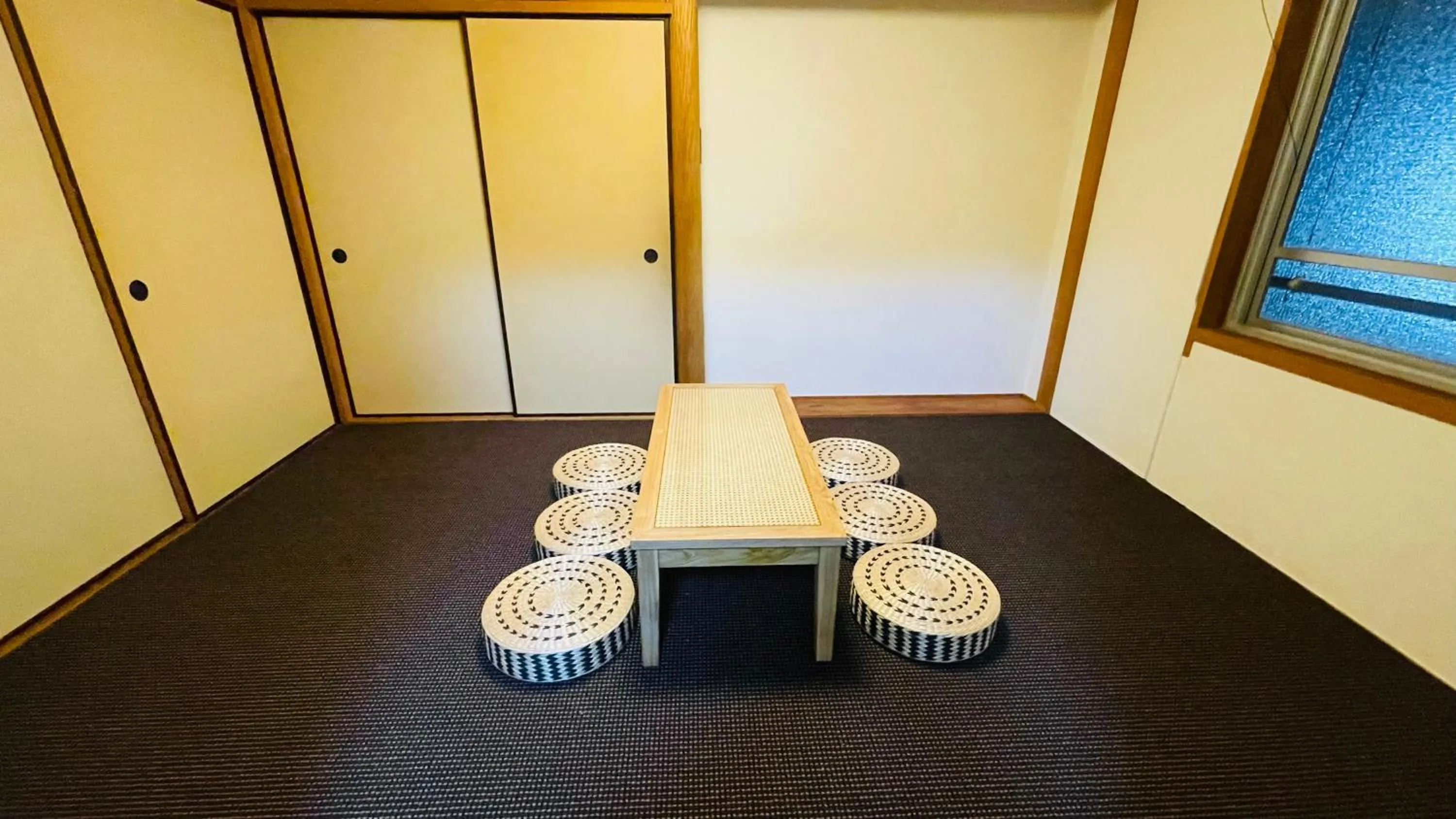 Living room in Kobe City Gardens Hotel (Formally Hotel Kobe Shishuen)