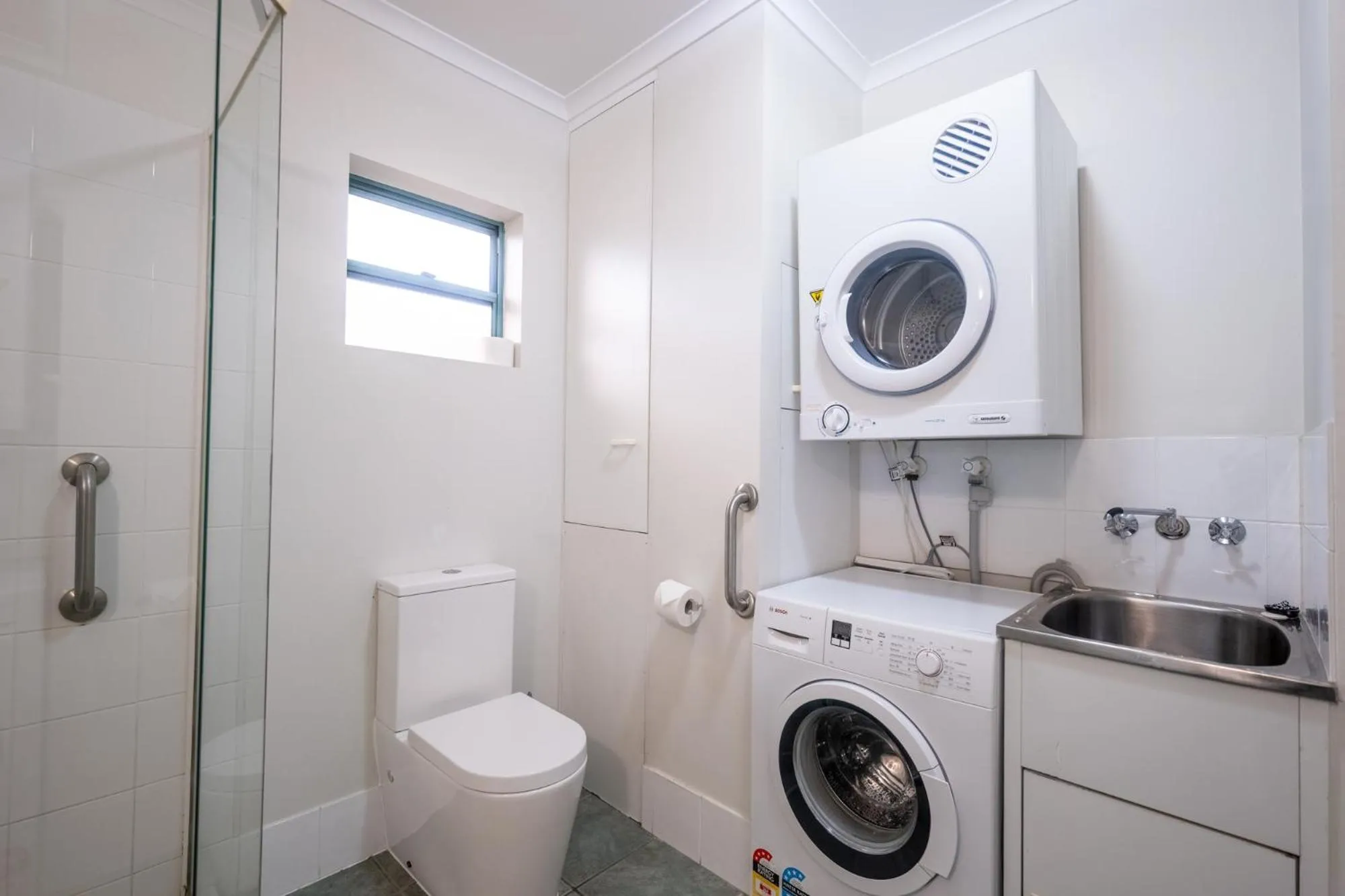 Shower in Noosa River Sandy Shores