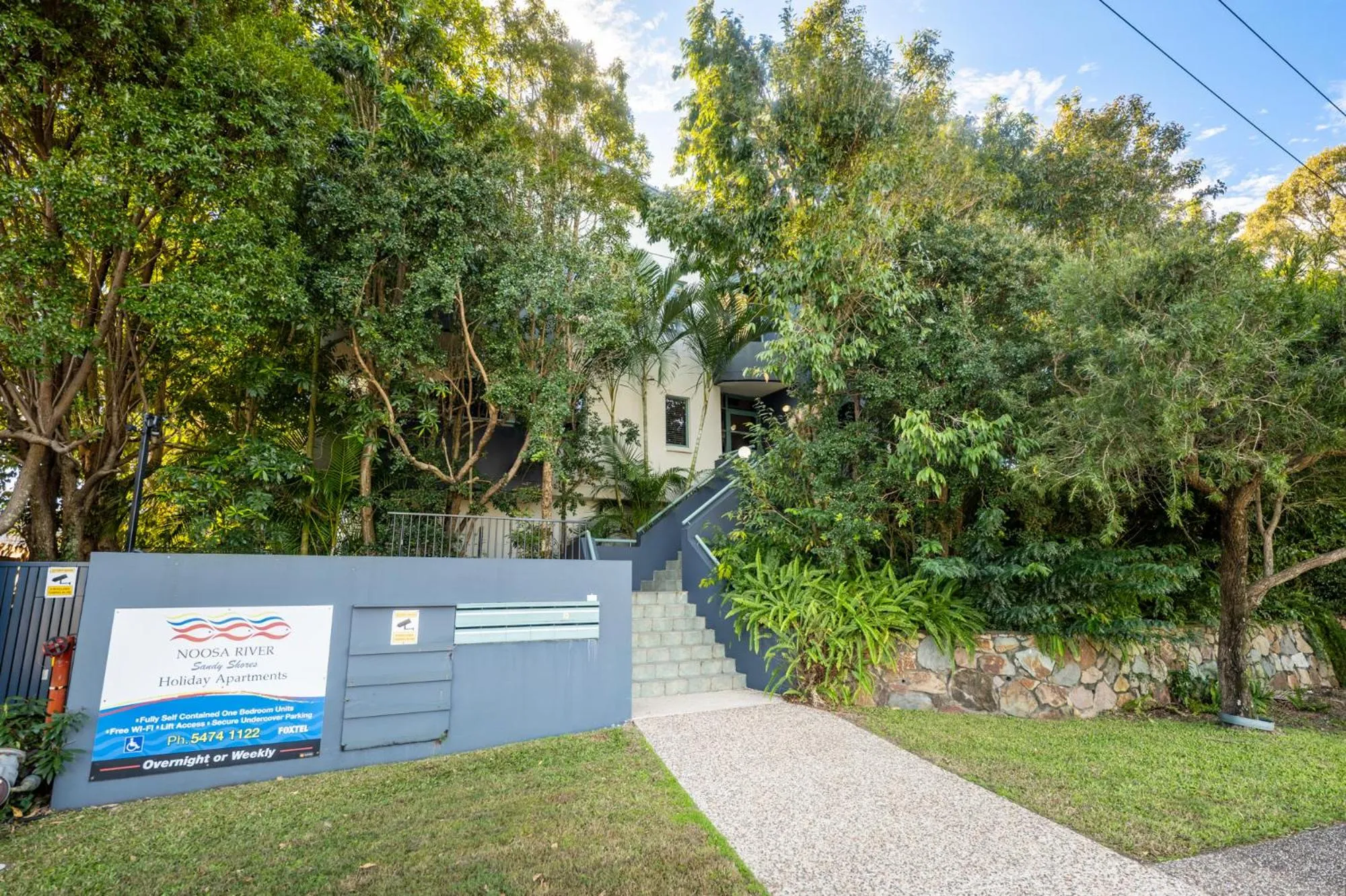 Property building in Noosa River Sandy Shores