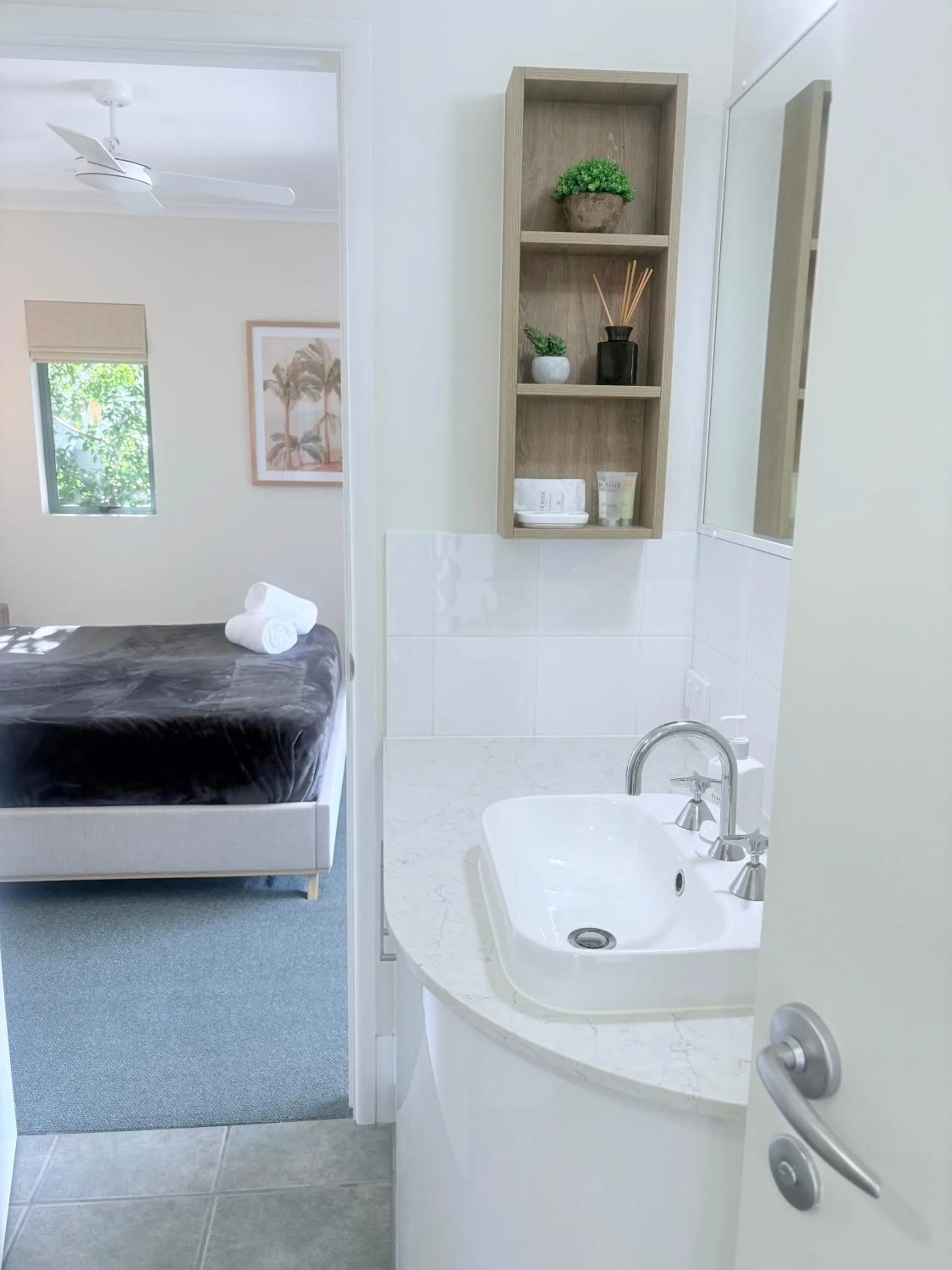 Bed in Noosa River Sandy Shores