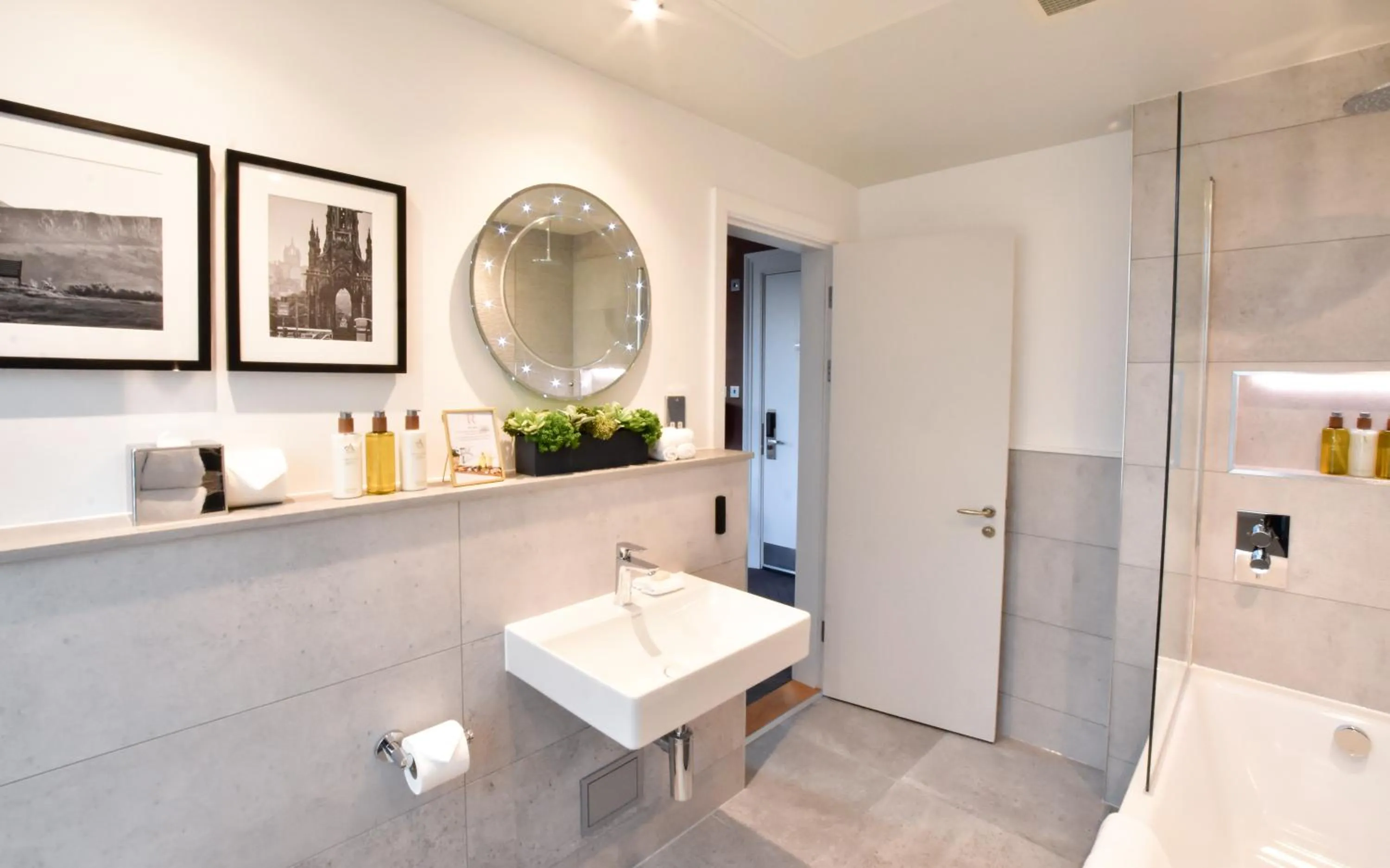 Bathroom in The Rutland Hotel & Apartments