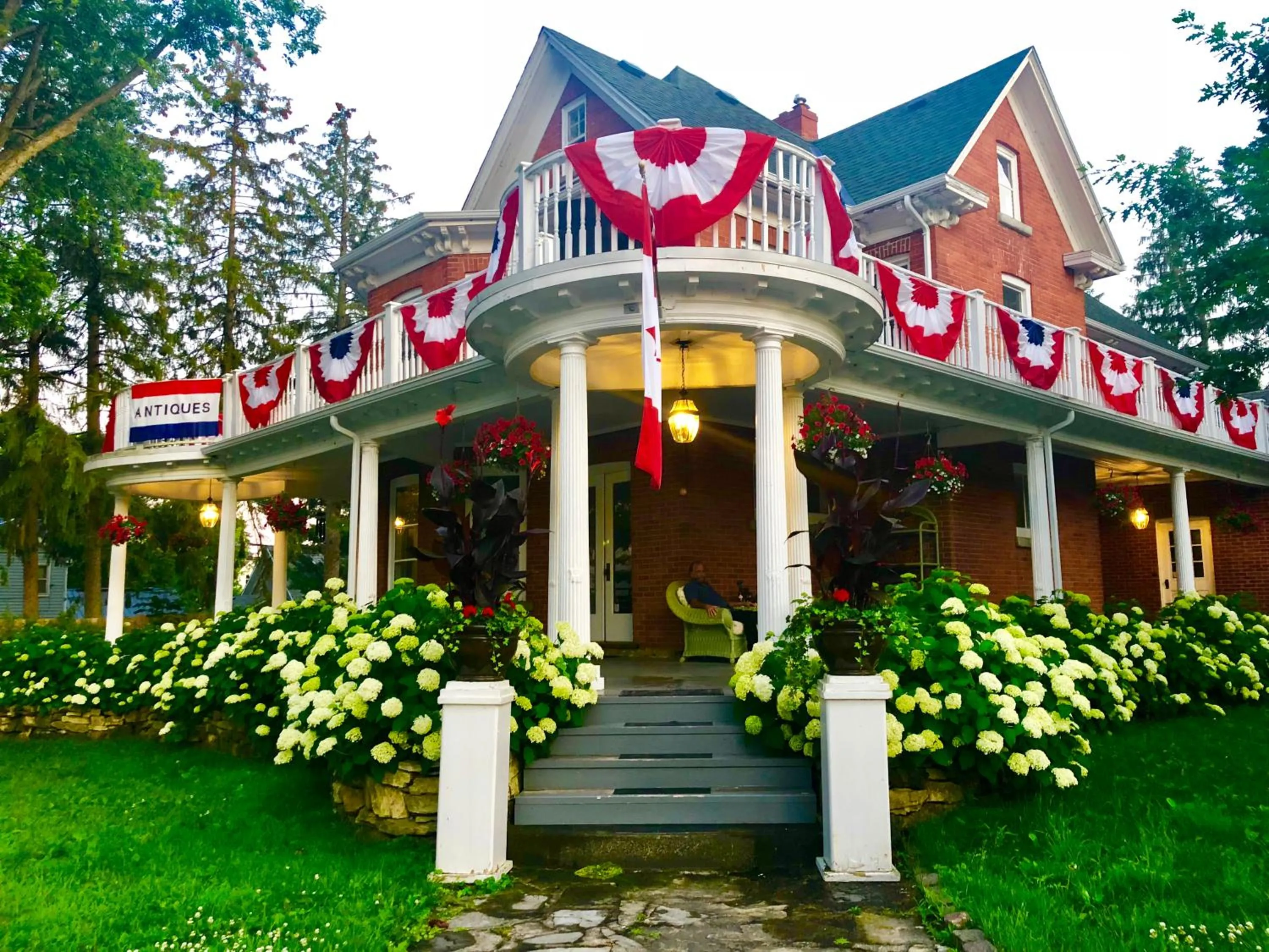 Facade/entrance in 1000 Islands Bed and Breakfast-The Bulloch House