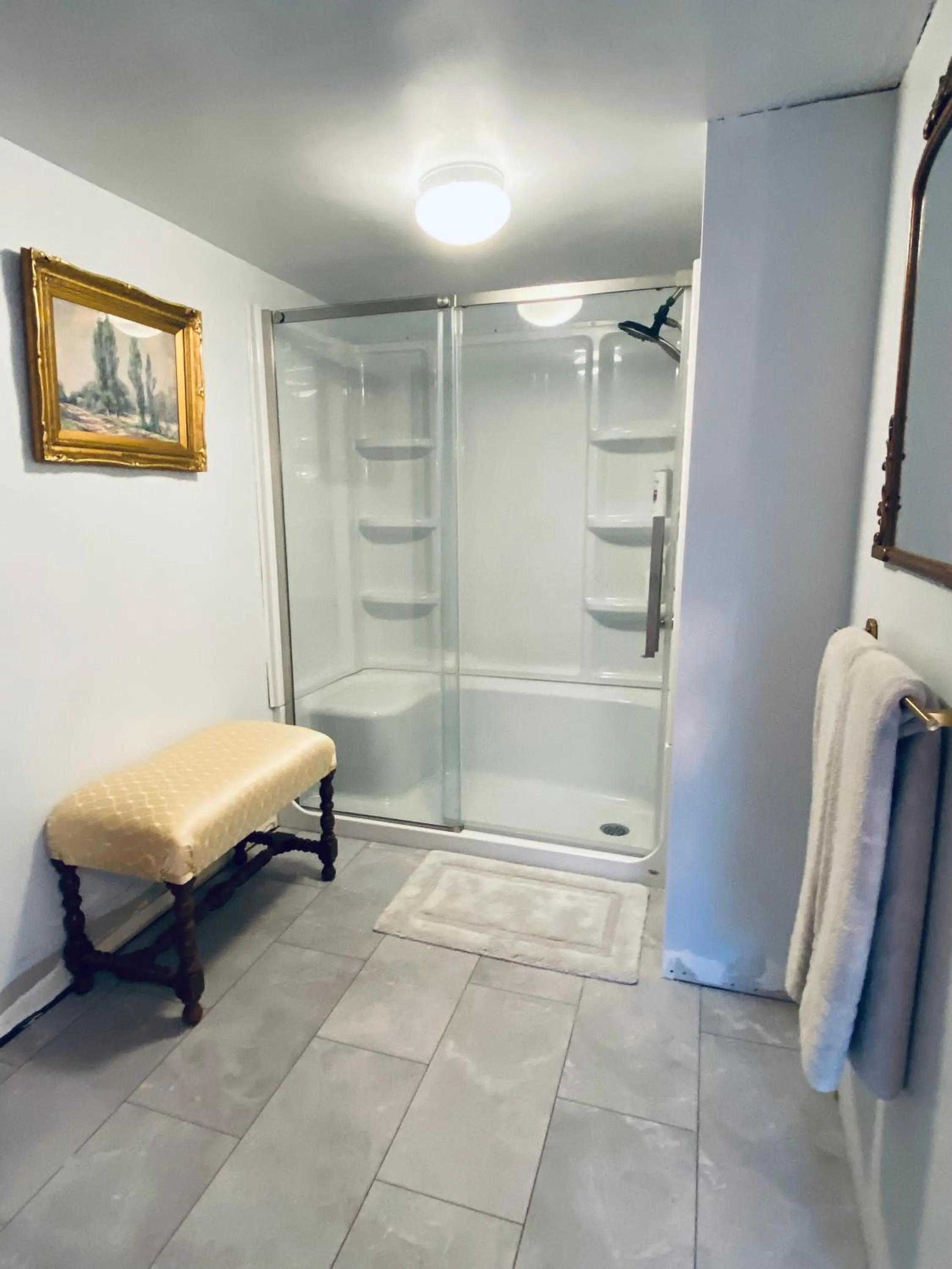 Shower in 1000 Islands Bed and Breakfast-The Bulloch House