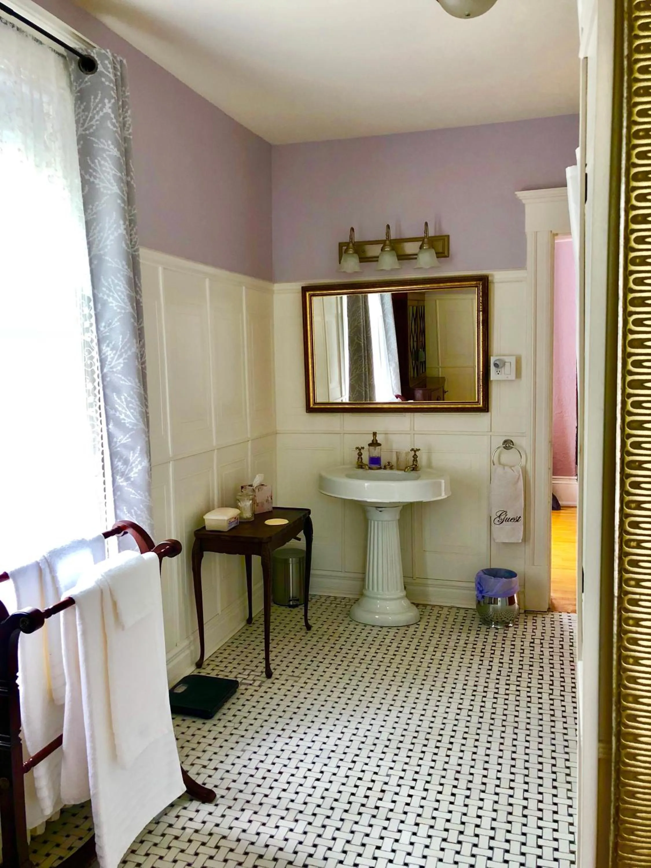 Bathroom in 1000 Islands Bed and Breakfast-The Bulloch House