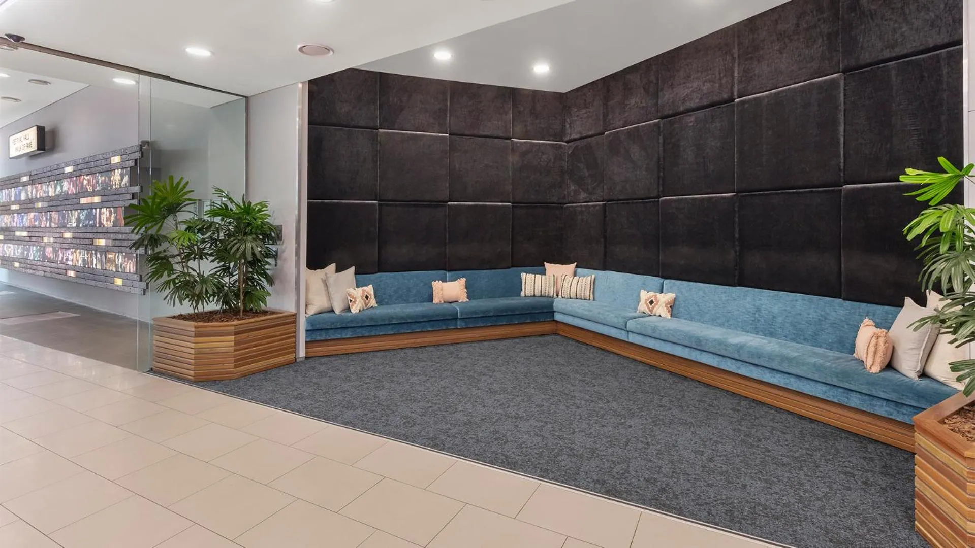 Lobby or reception in Oaks Brisbane Festival Suites