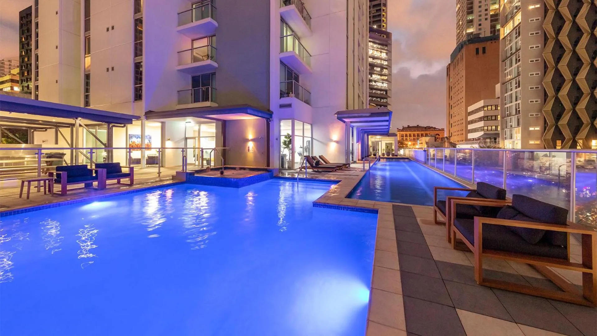 Swimming pool in Oaks Brisbane Festival Suites