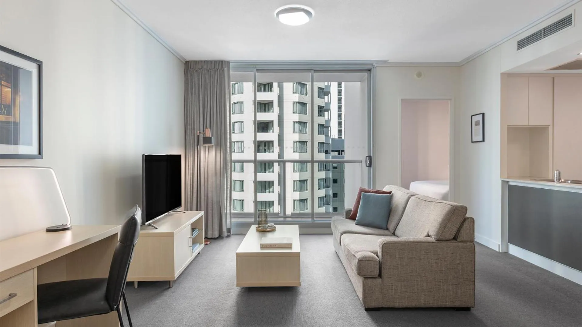 TV and multimedia in Oaks Brisbane Festival Suites