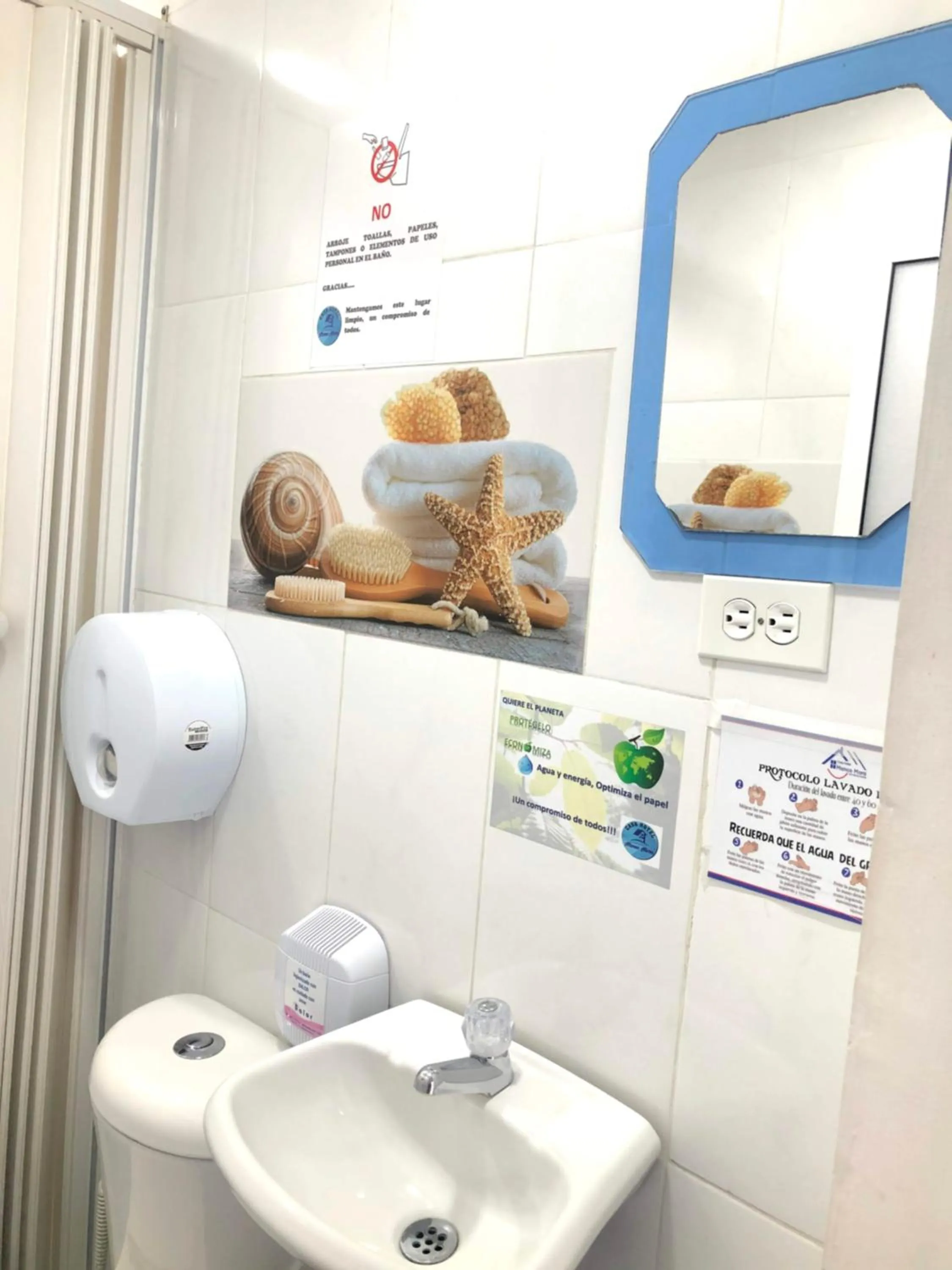 Bathroom in Casa Hotel Manco Mora