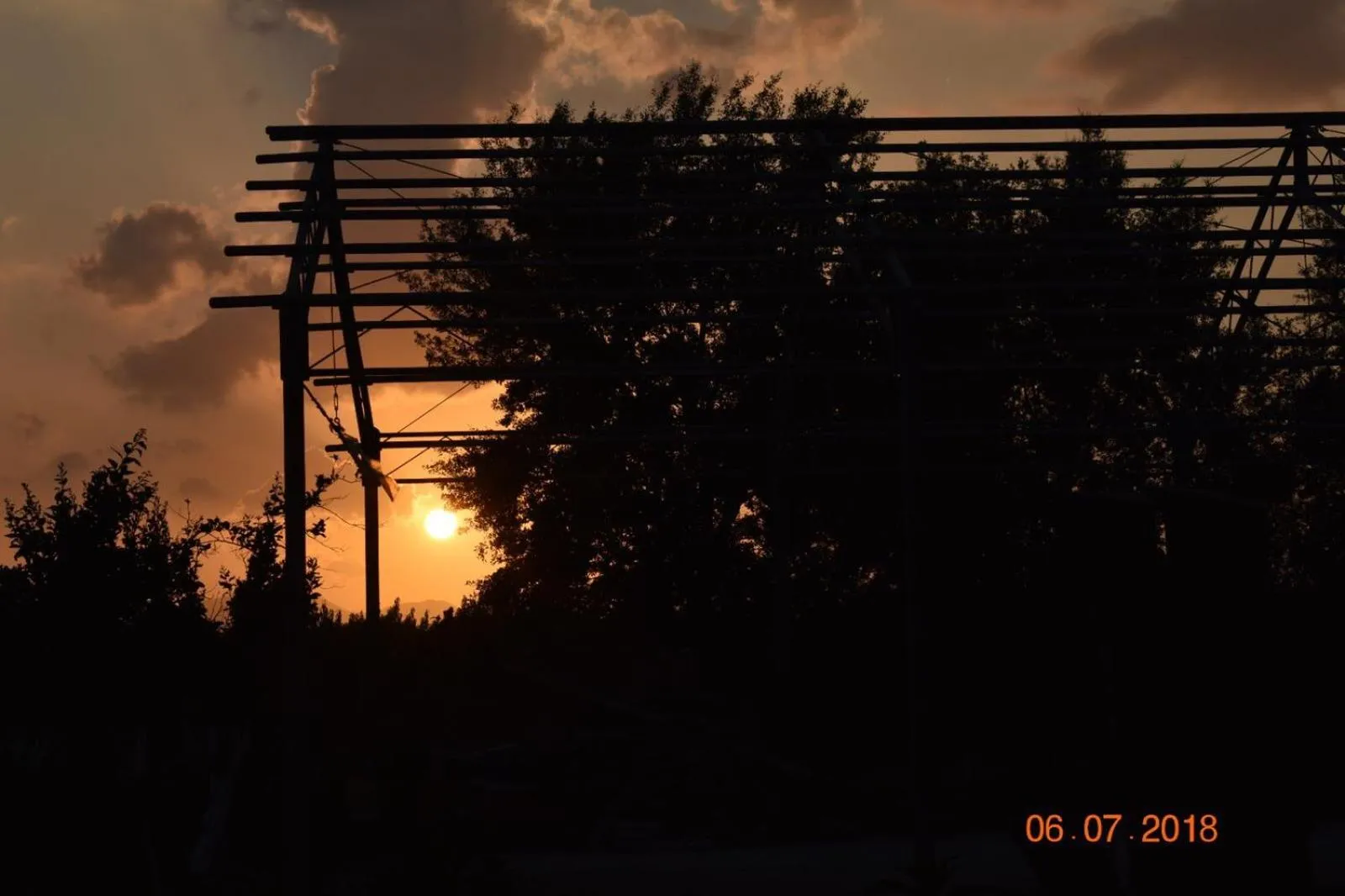 Sunset in Decri resort