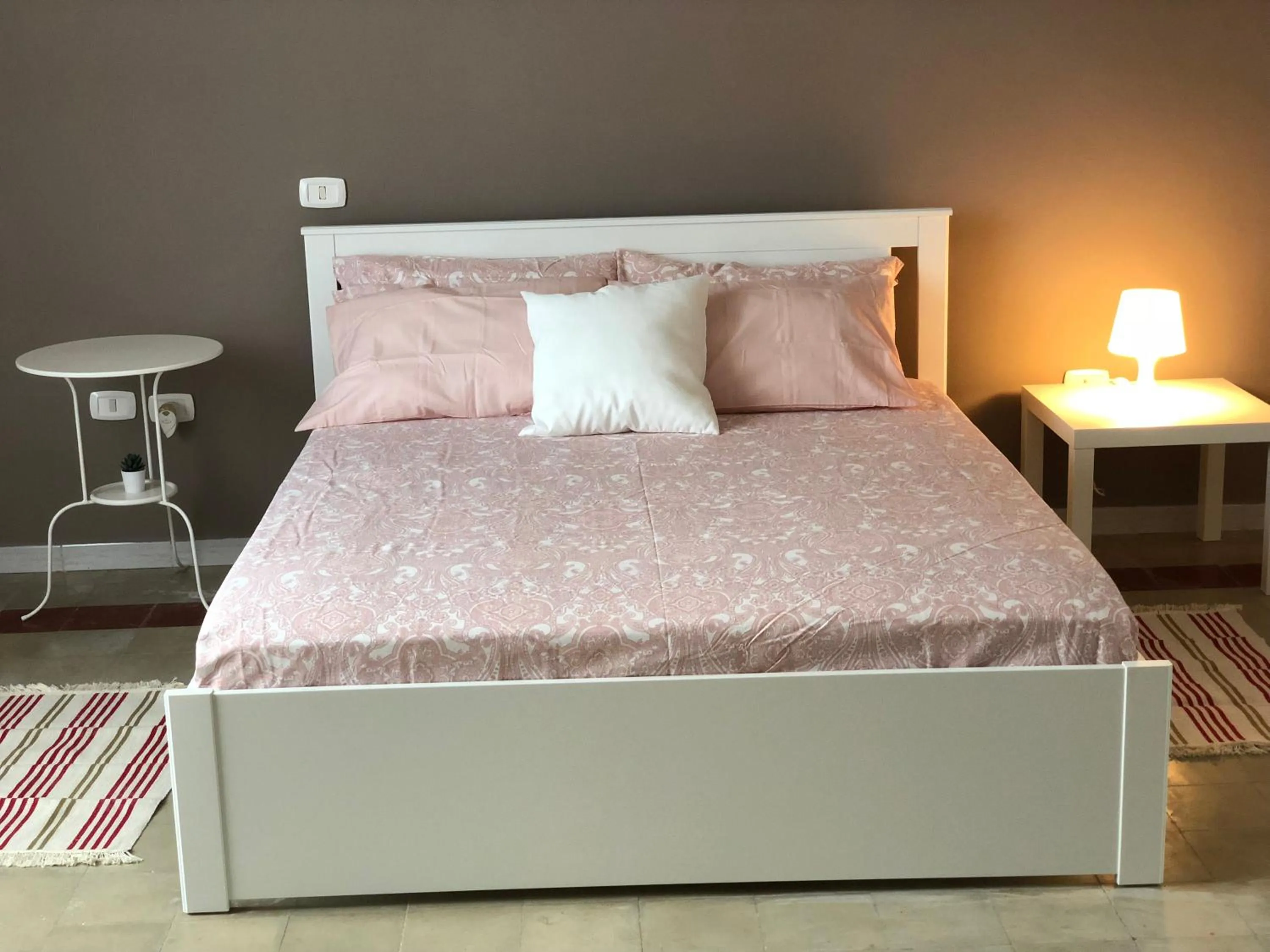 Bedroom, Bed in Decri resort