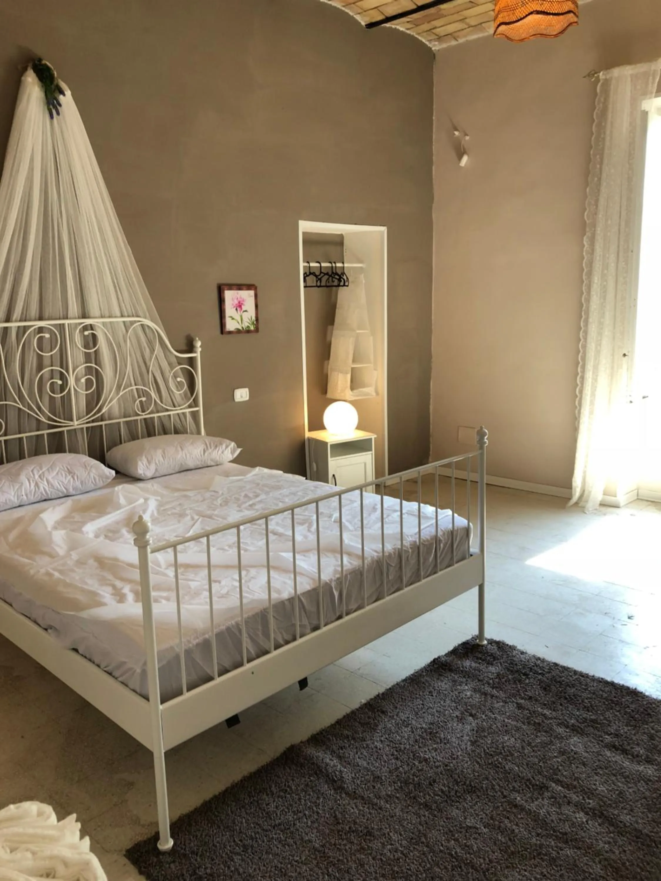 Bedroom, Bed in Decri resort