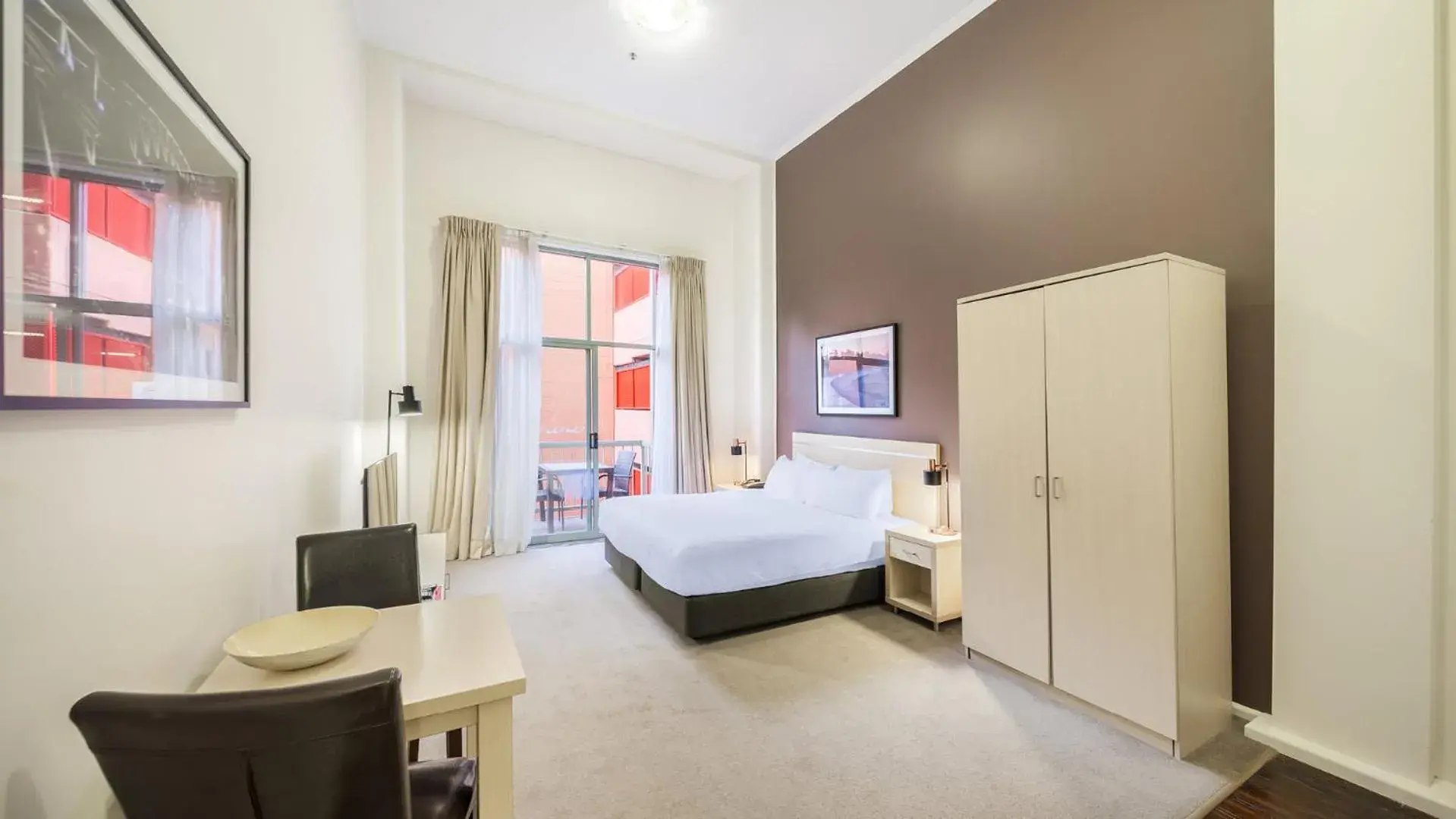 Studio Apartment in Oaks Sydney Goldsbrough Suites Studio Apartment in Oaks Sydney Goldsbrough Suites