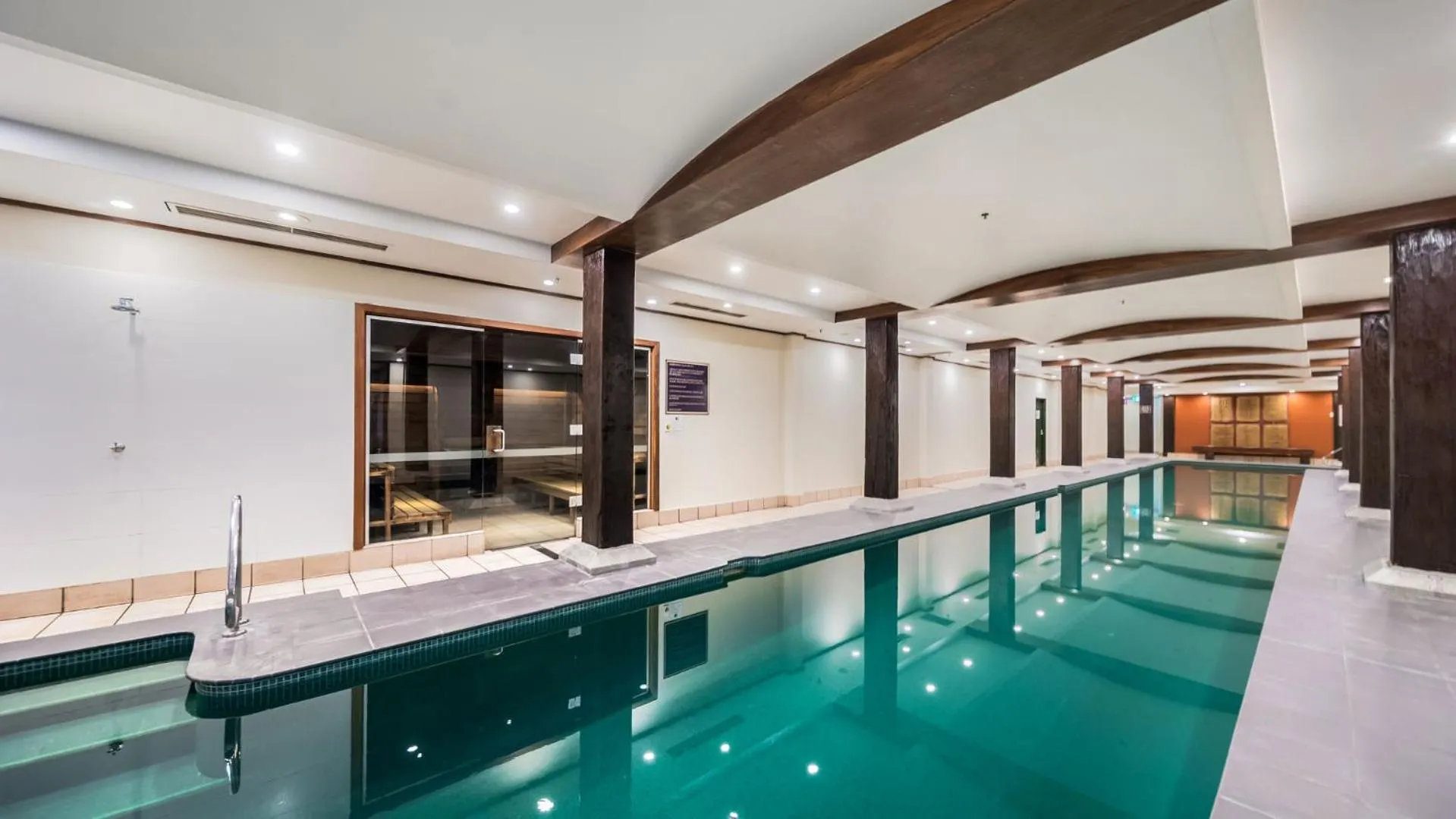 Swimming pool in Oaks Sydney Goldsbrough Suites