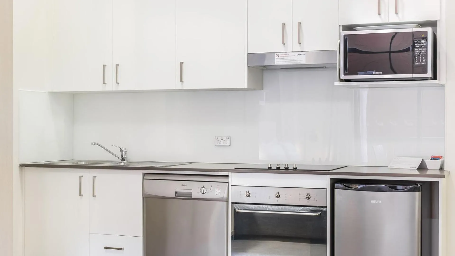 Kitchen or kitchenette in Oaks Sydney Goldsbrough Suites