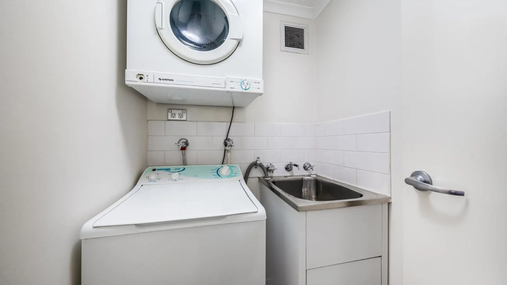 washing machine in Oaks Sydney Goldsbrough Suites