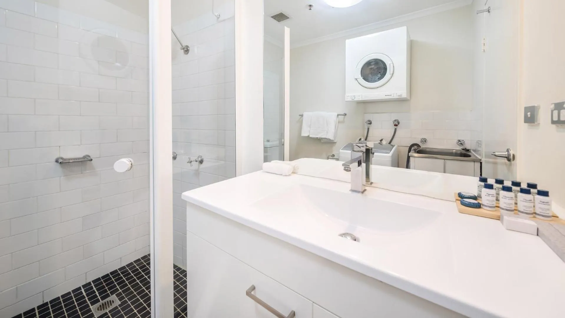 Bathroom in Oaks Sydney Goldsbrough Suites