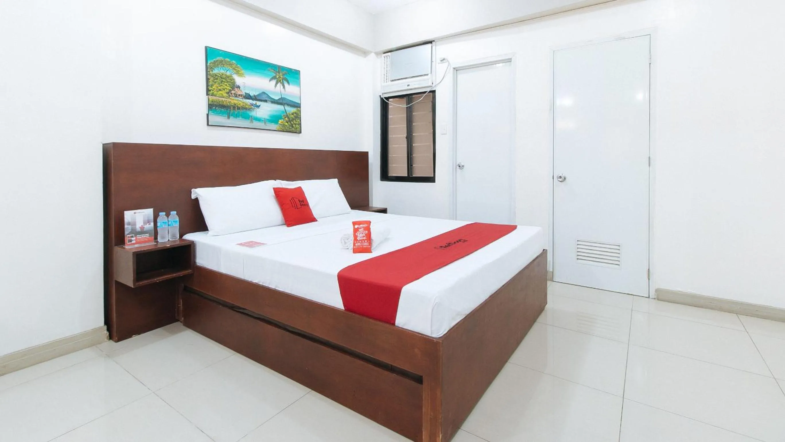 Bedroom, Bed in RedDoorz near Pasay Taft