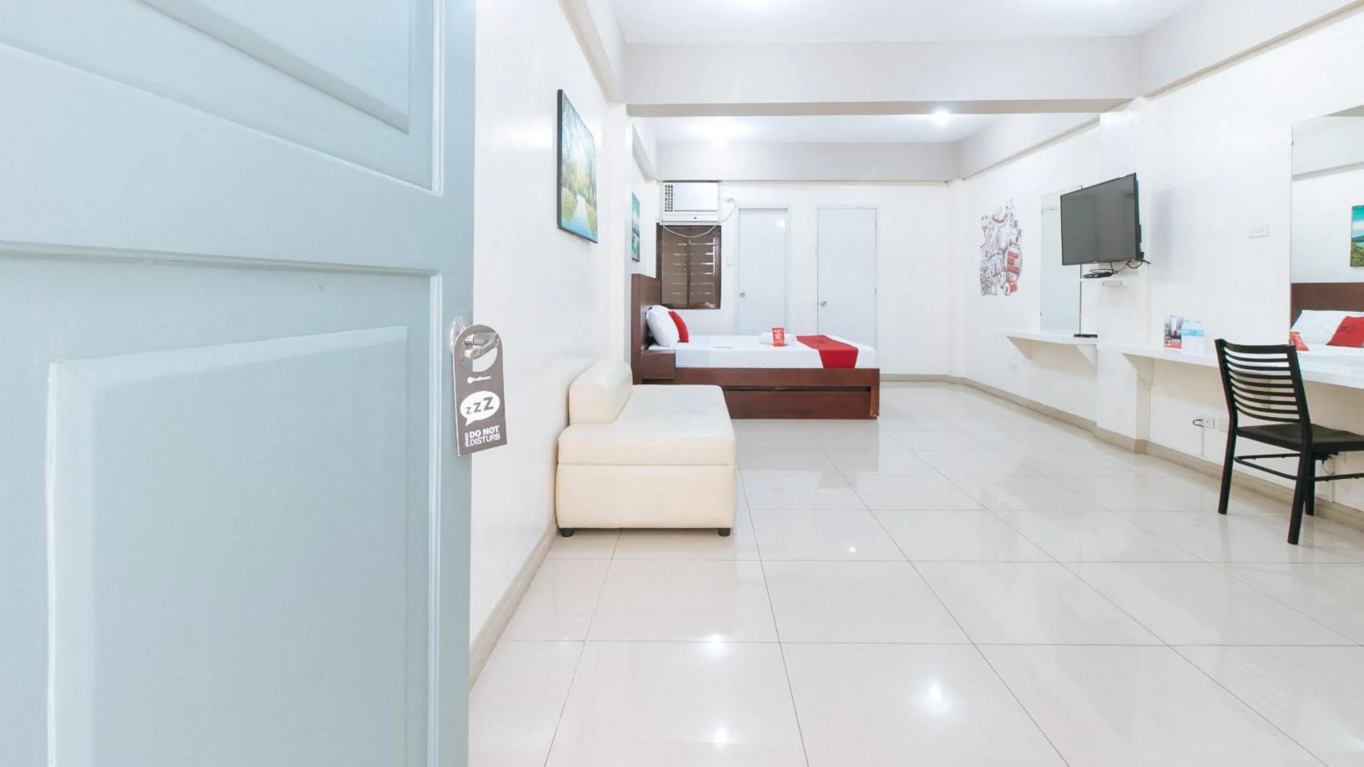 Bed in RedDoorz near Pasay Taft