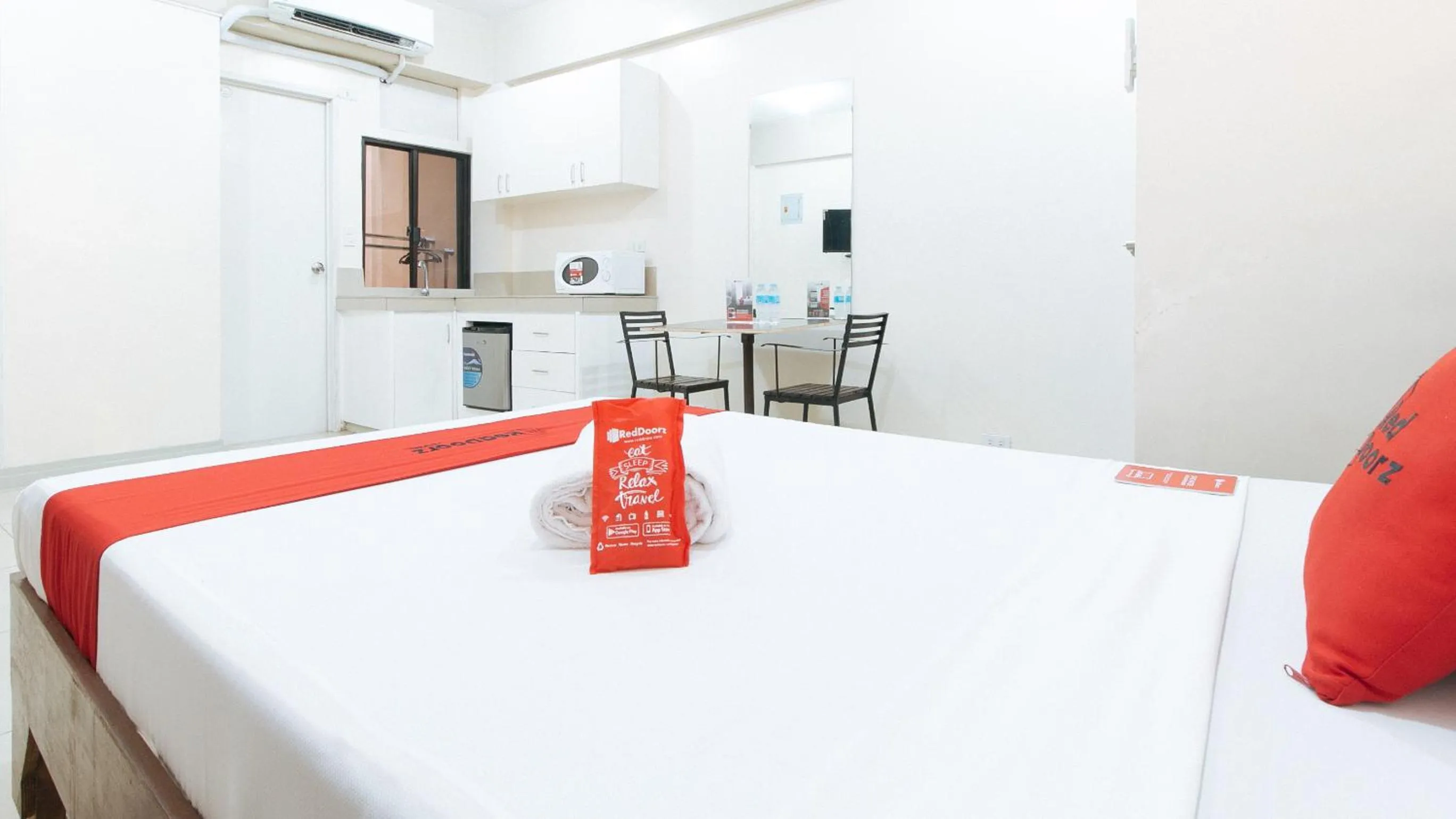 Bedroom, Bed in RedDoorz near Pasay Taft