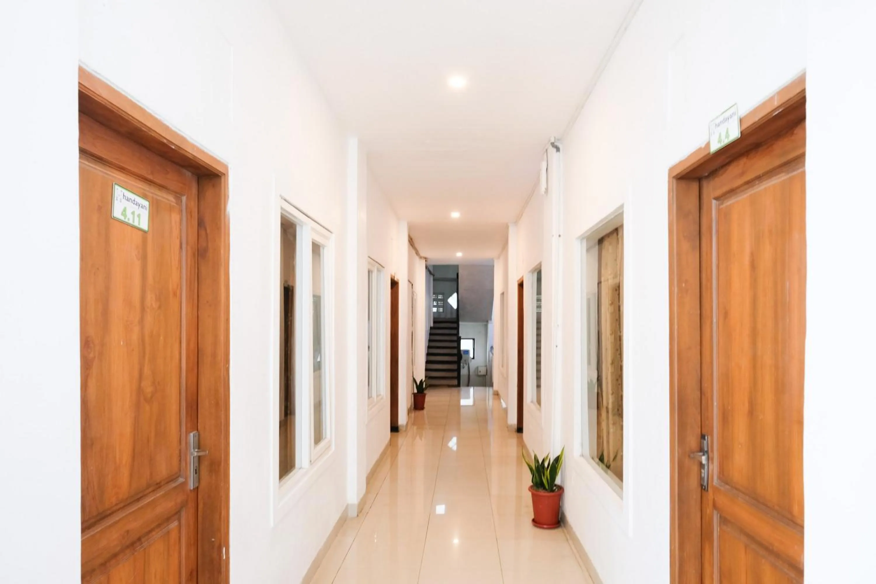 Property building in RedDoorz near Taman Rekreasi Selecta