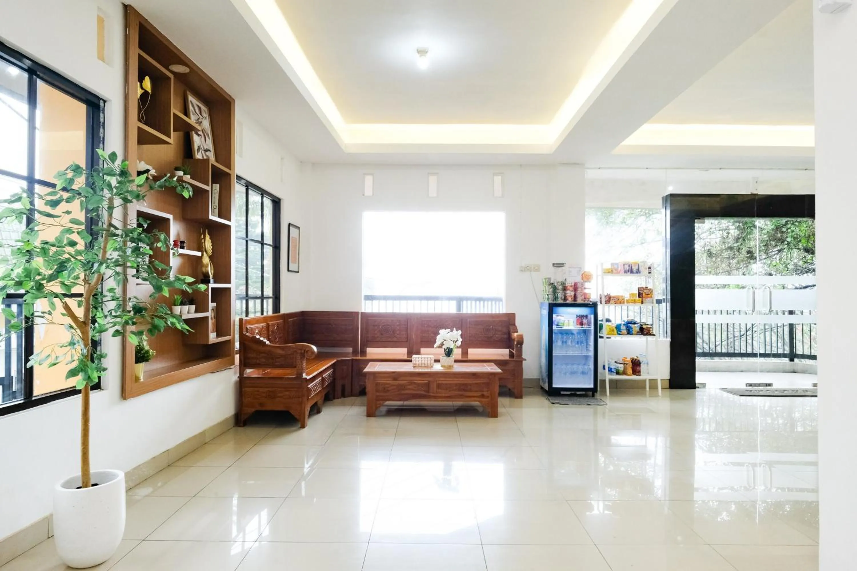 Seating area in RedDoorz near Taman Rekreasi Selecta