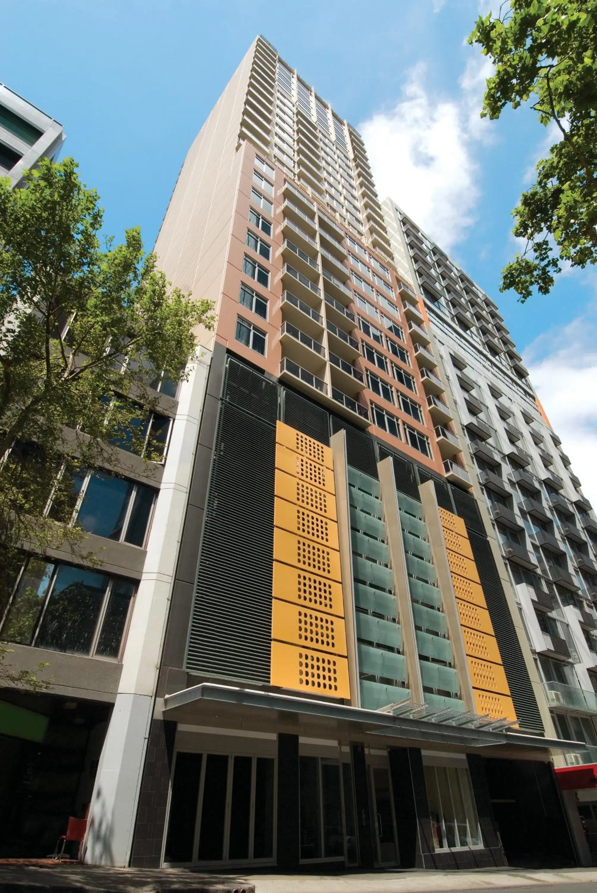 Facade/entrance in Oaks Melbourne on Lonsdale Suites