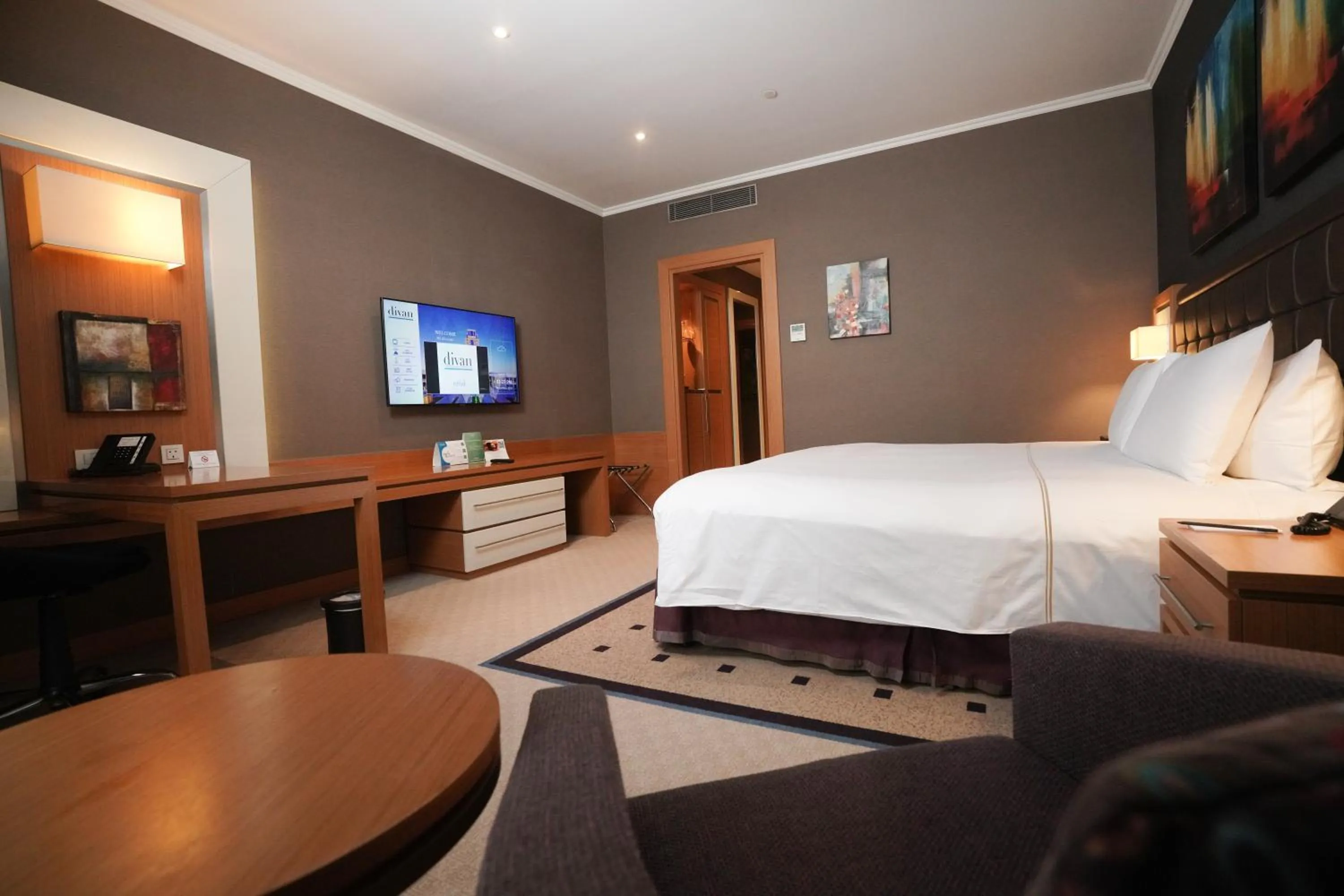 TV and multimedia, Bed in Divan Erbil Hotel