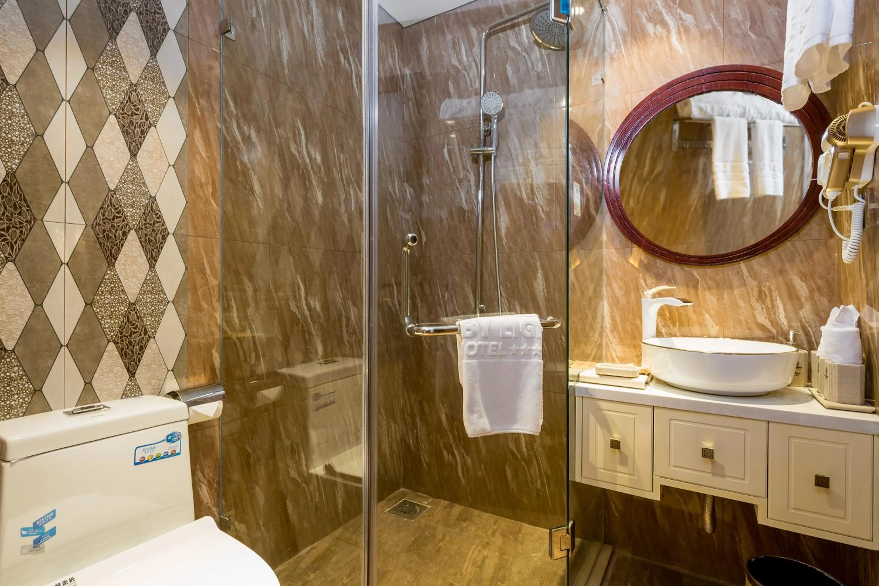 Shower in Menora Grand Da Nang