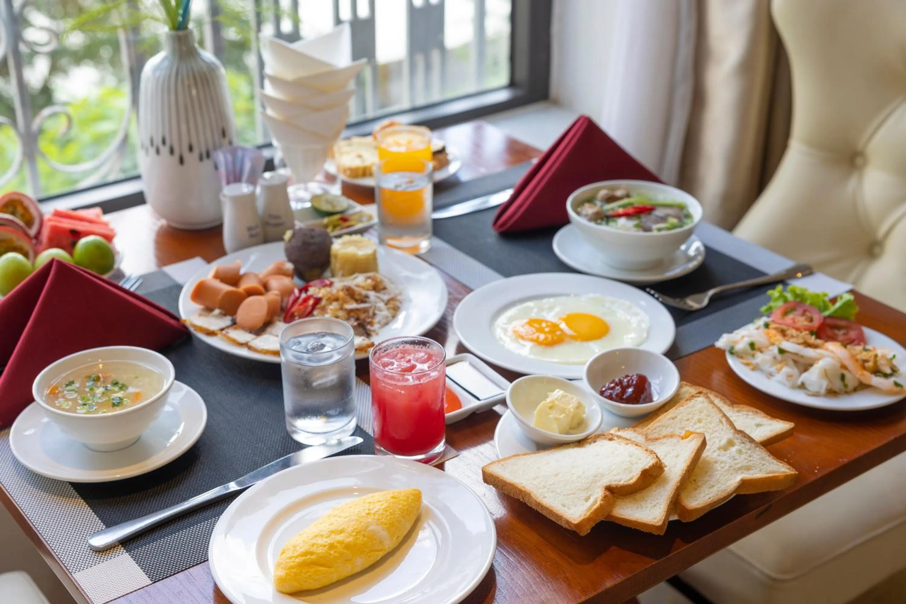 Food and drinks in Menora Grand Da Nang