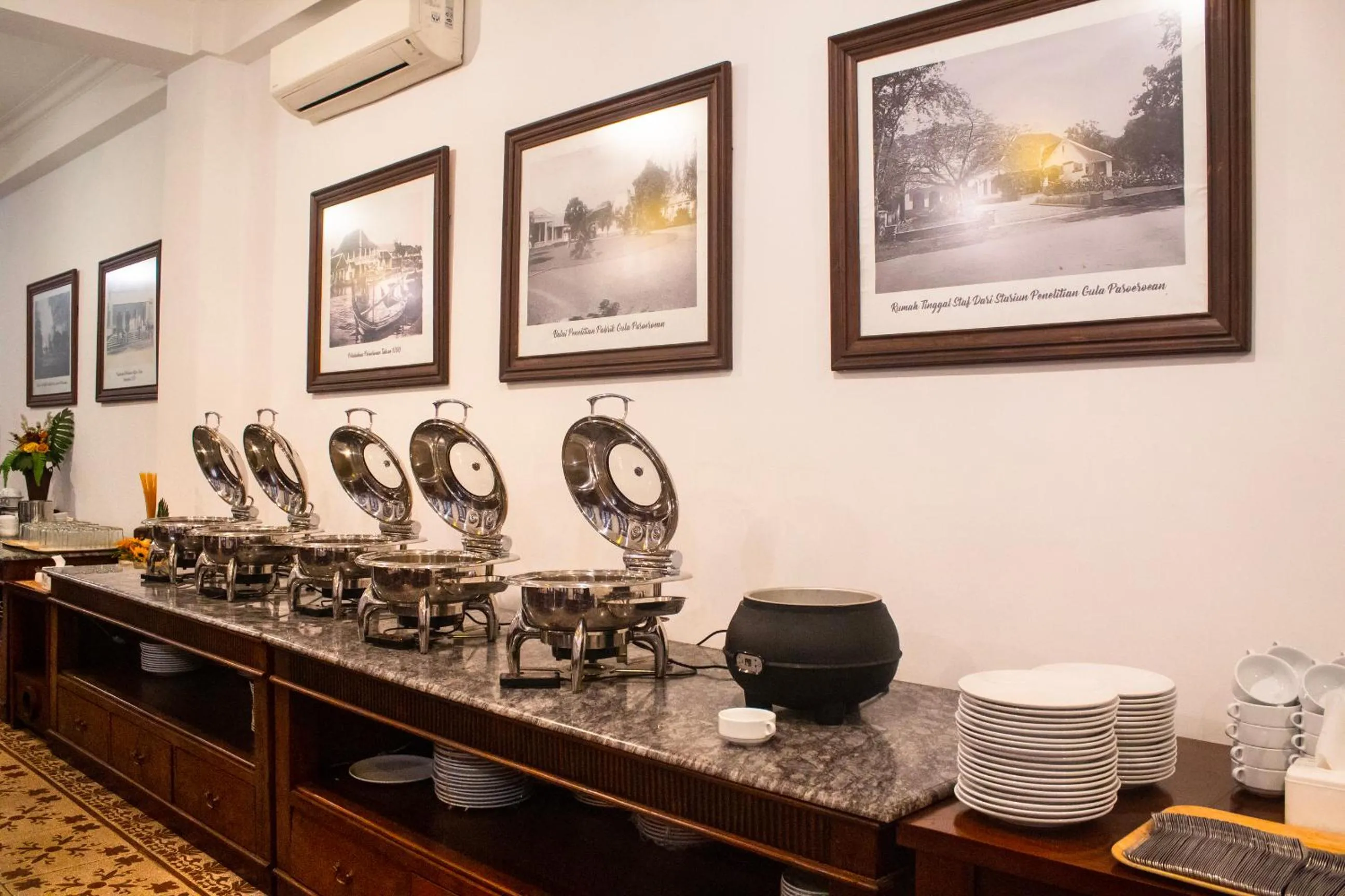 Restaurant/places to eat in Daroessalam Syariah Heritage Hotel