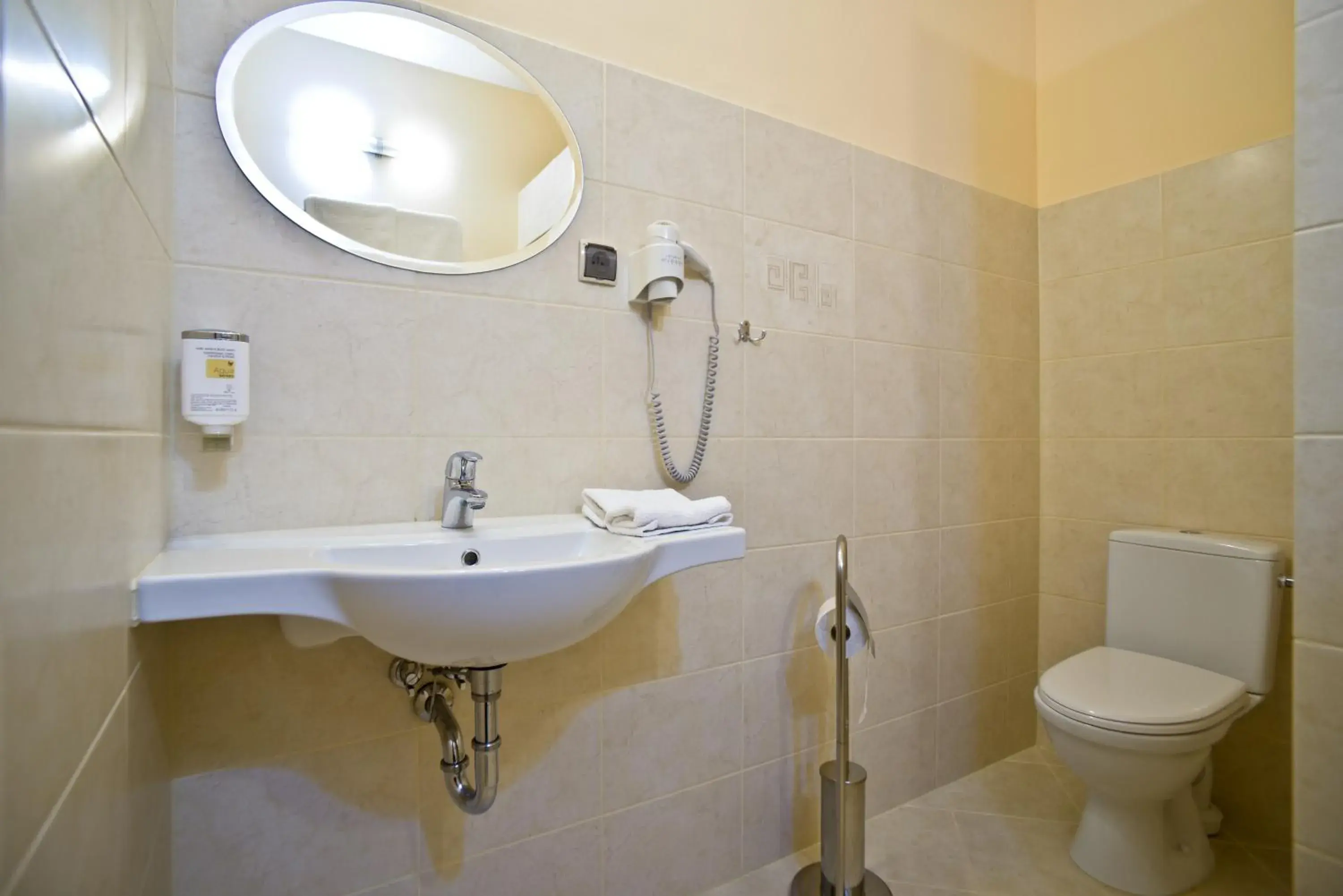 Double Room with Balcony - single occupancy in Hotel Venus Double Room with Balcony - single occupancy in Hotel Venus