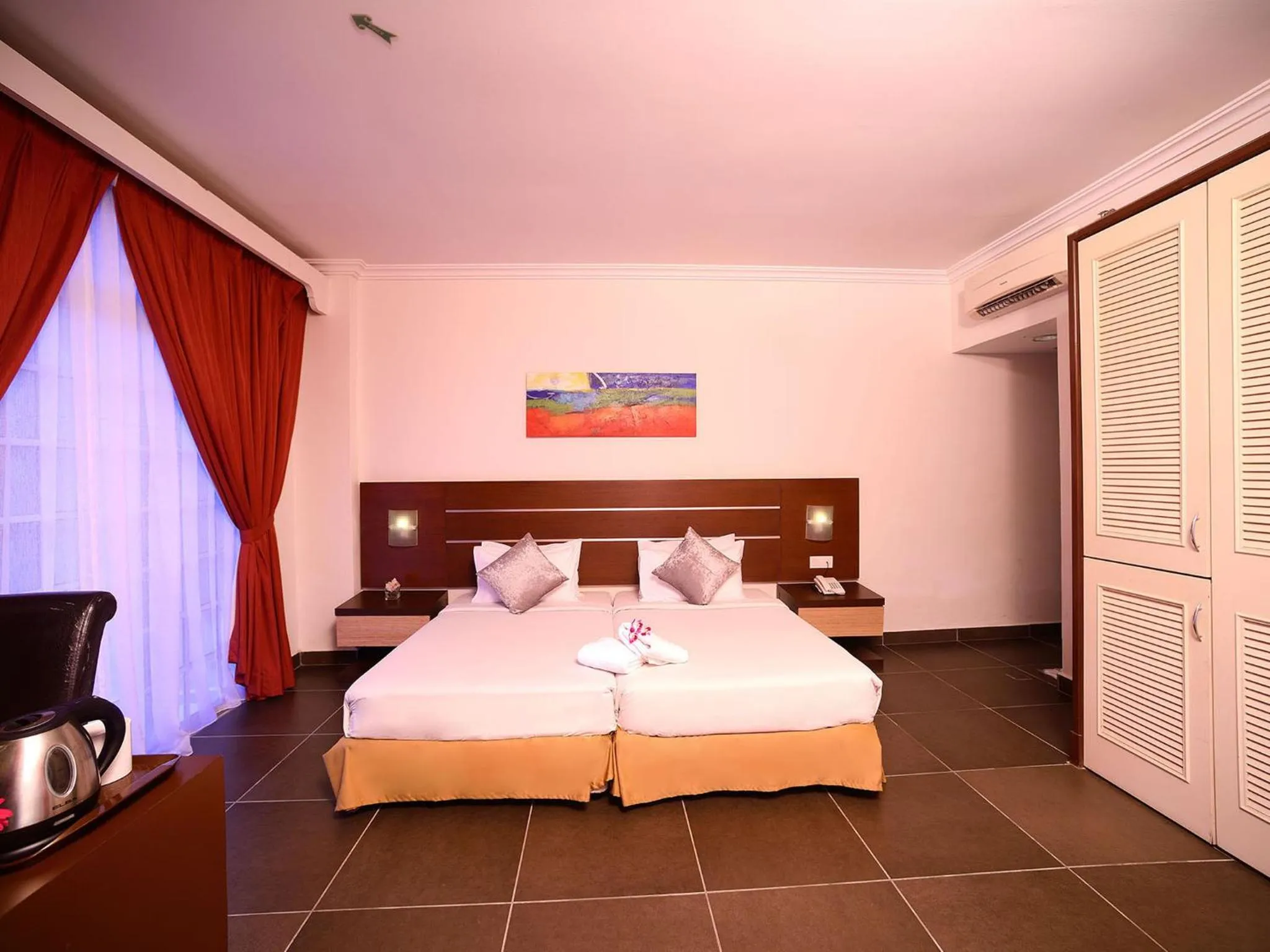 Bedroom, Bed in Bella Vista Express Hotel