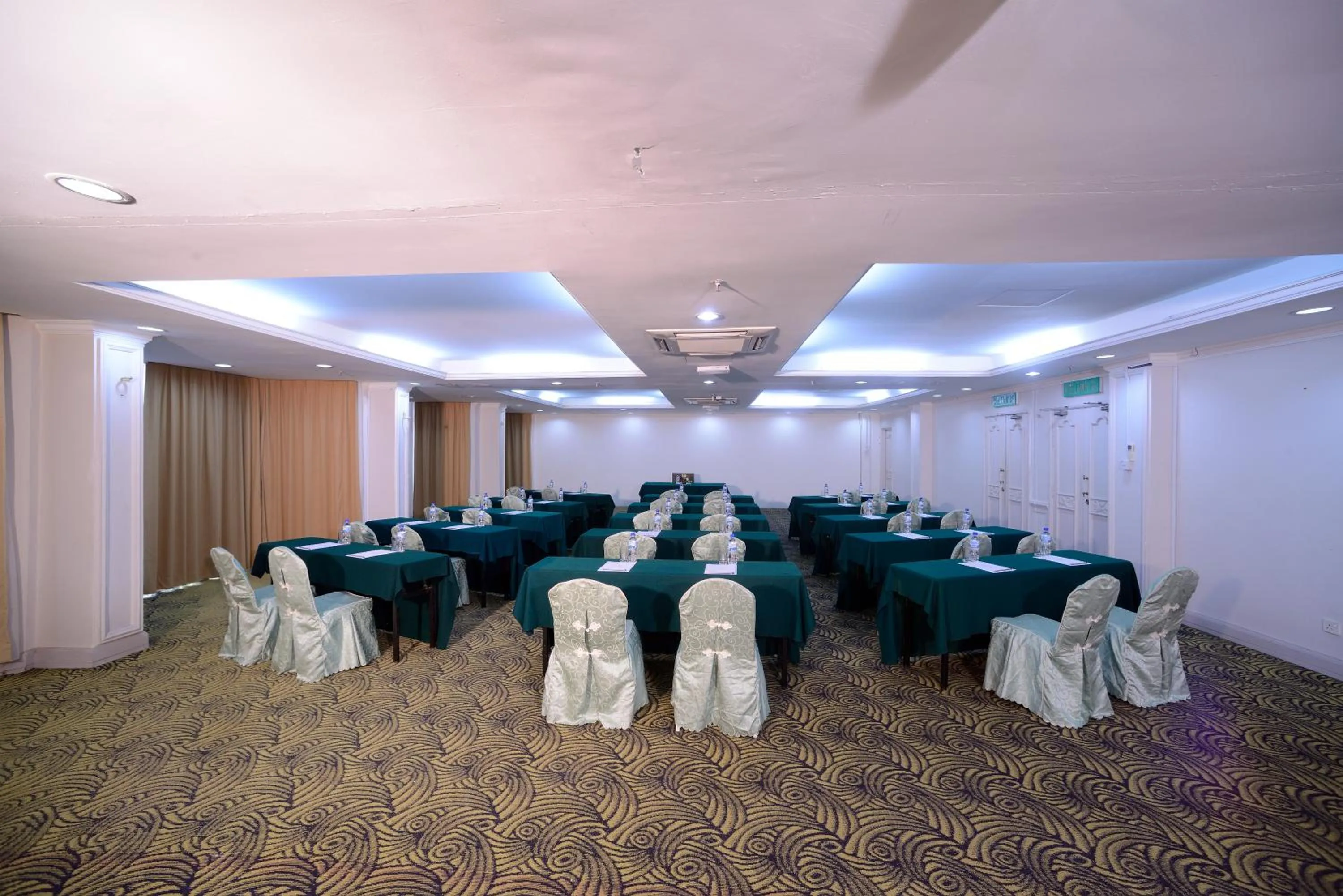 Banquet/Function facilities in Bella Vista Express Hotel