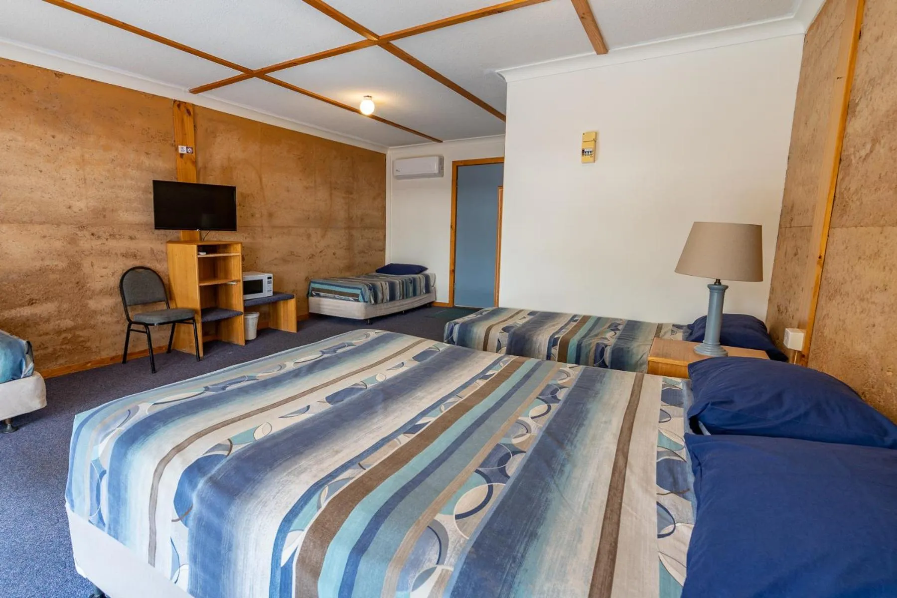 Bed in Ngadju Gateway Motel Norseman formally Great Western Motel