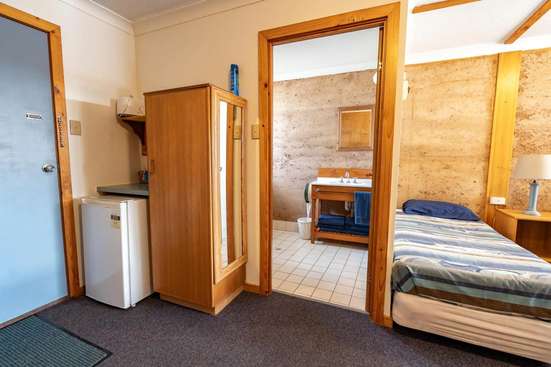 Bedroom, Bed in Ngadju Gateway Motel Norseman formally Great Western Motel