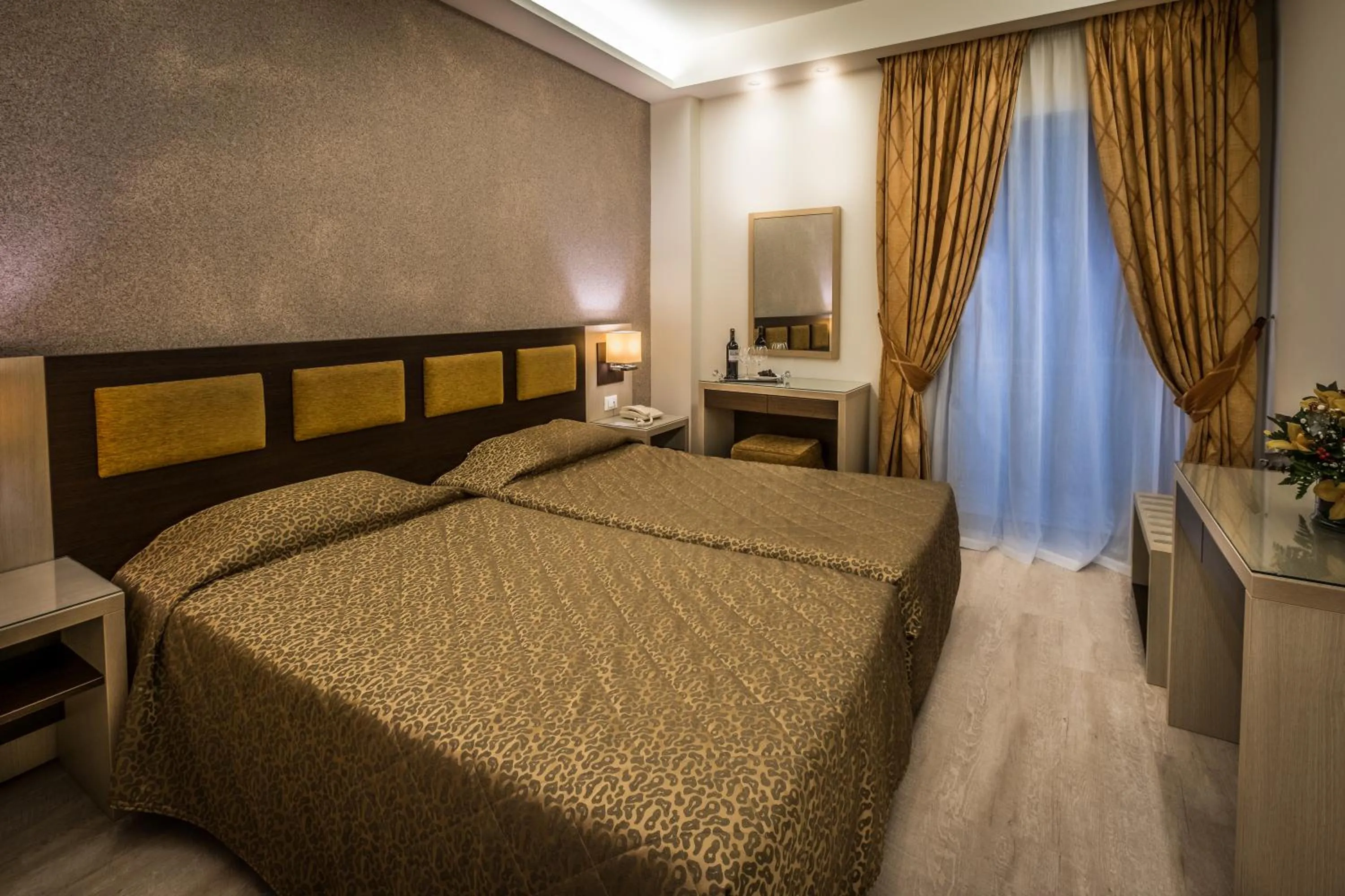 Photo of the whole room, Bed in Rex Hotel