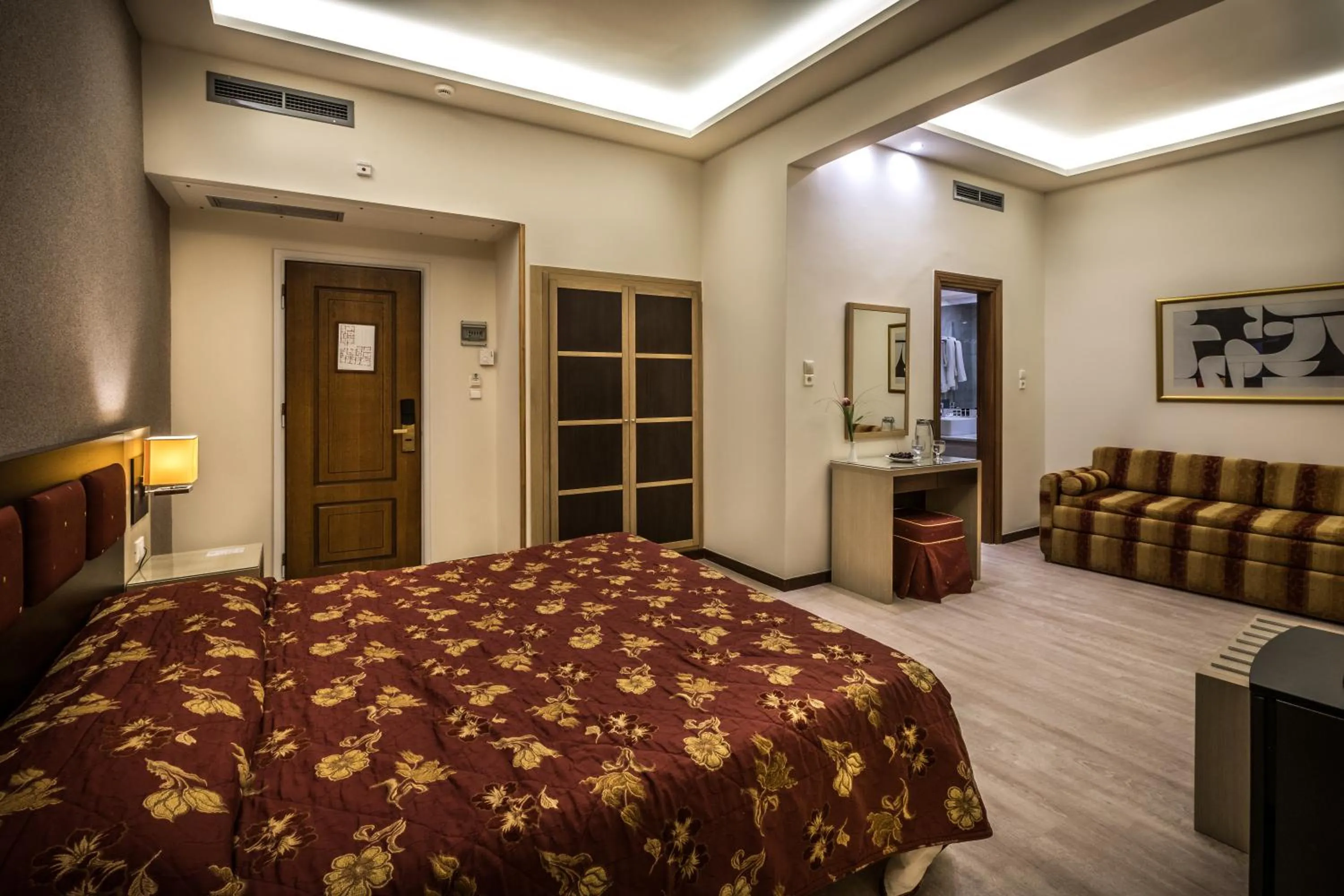 Photo of the whole room, Bed in Rex Hotel