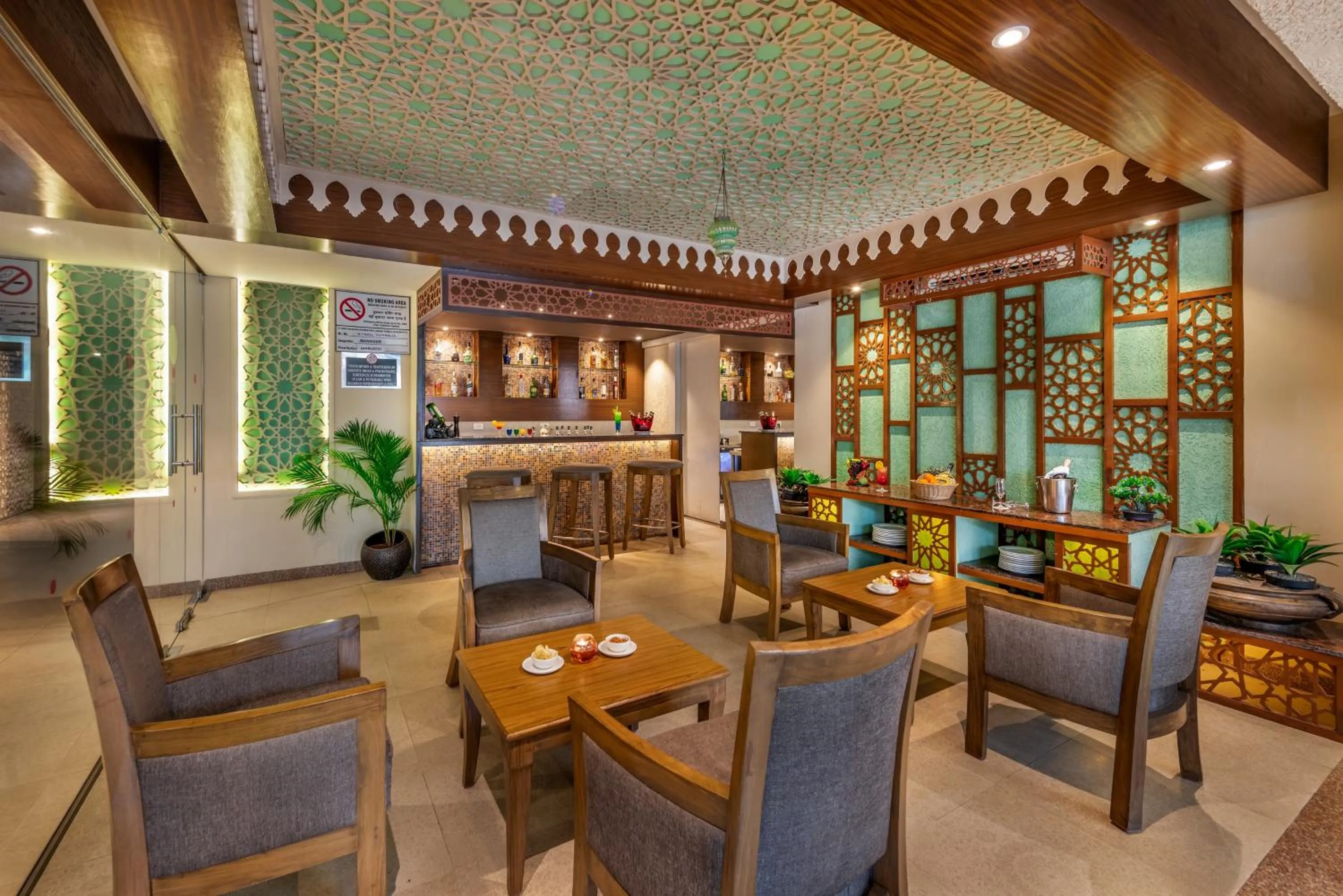 Restaurant/places to eat in Rio Boutique