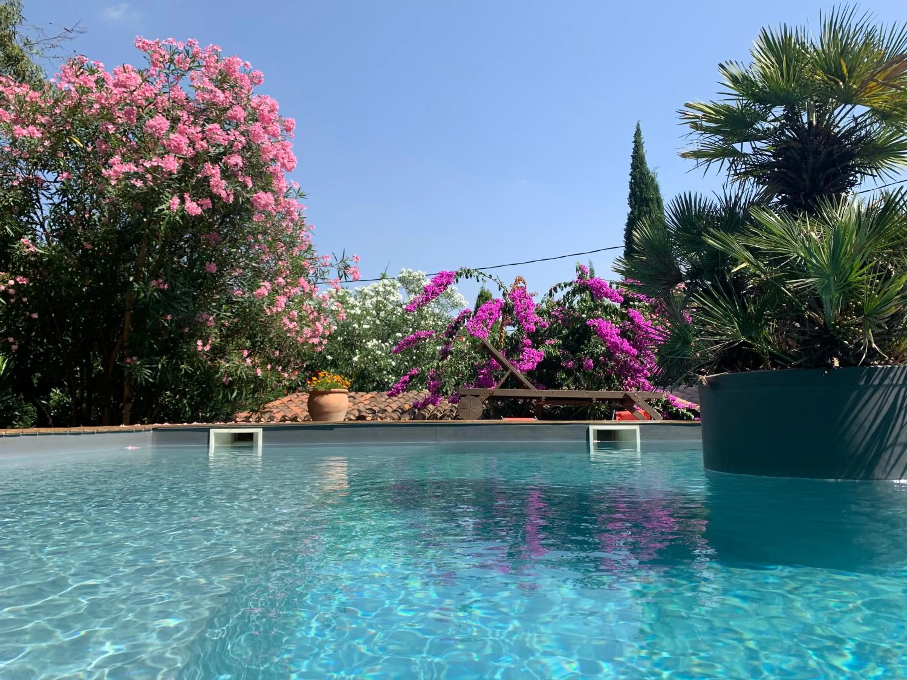 Swimming pool in Casa9 Hôtel