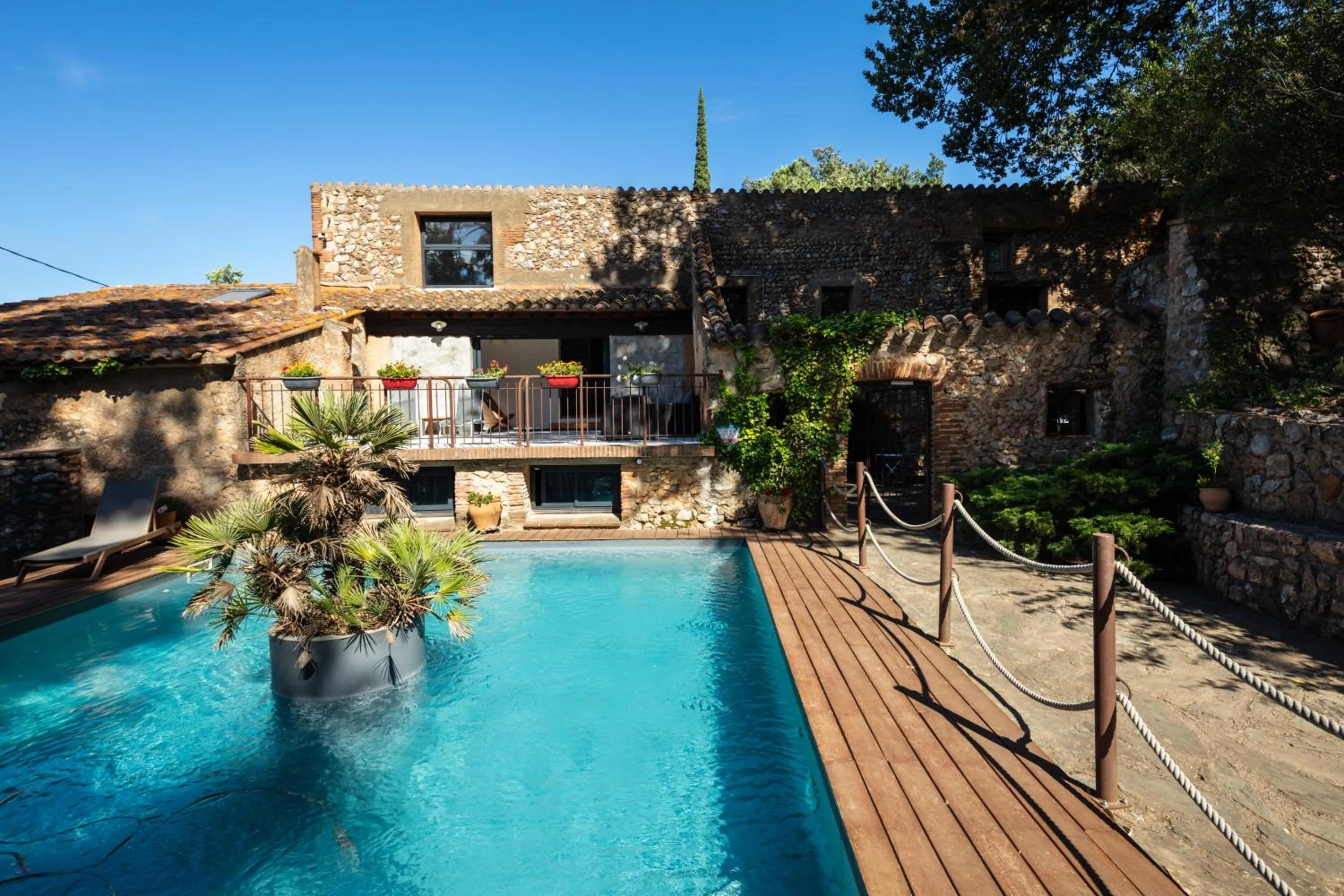 Swimming pool in Casa9 Hôtel