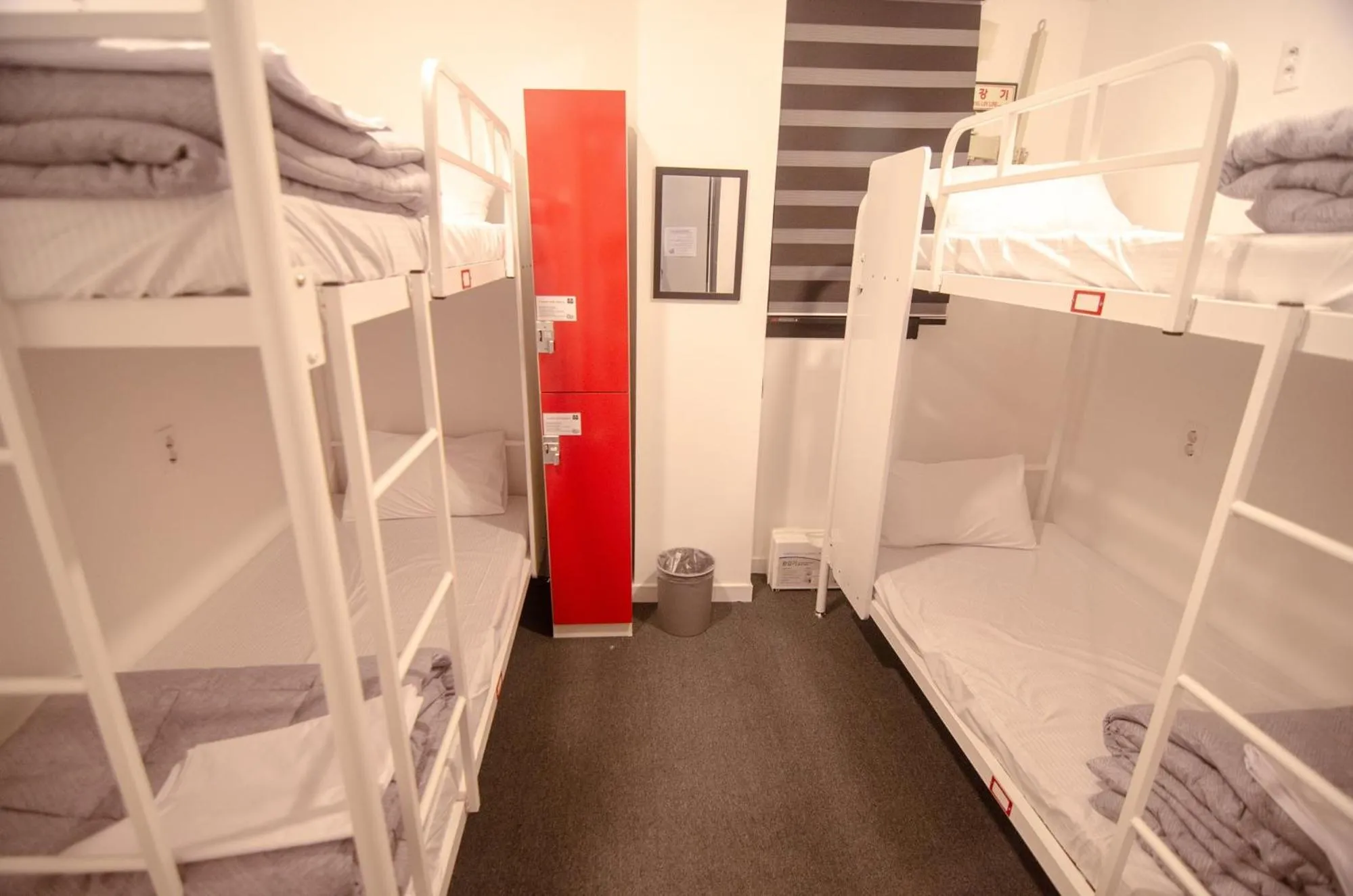 Bed in One Way Guesthouse Busan