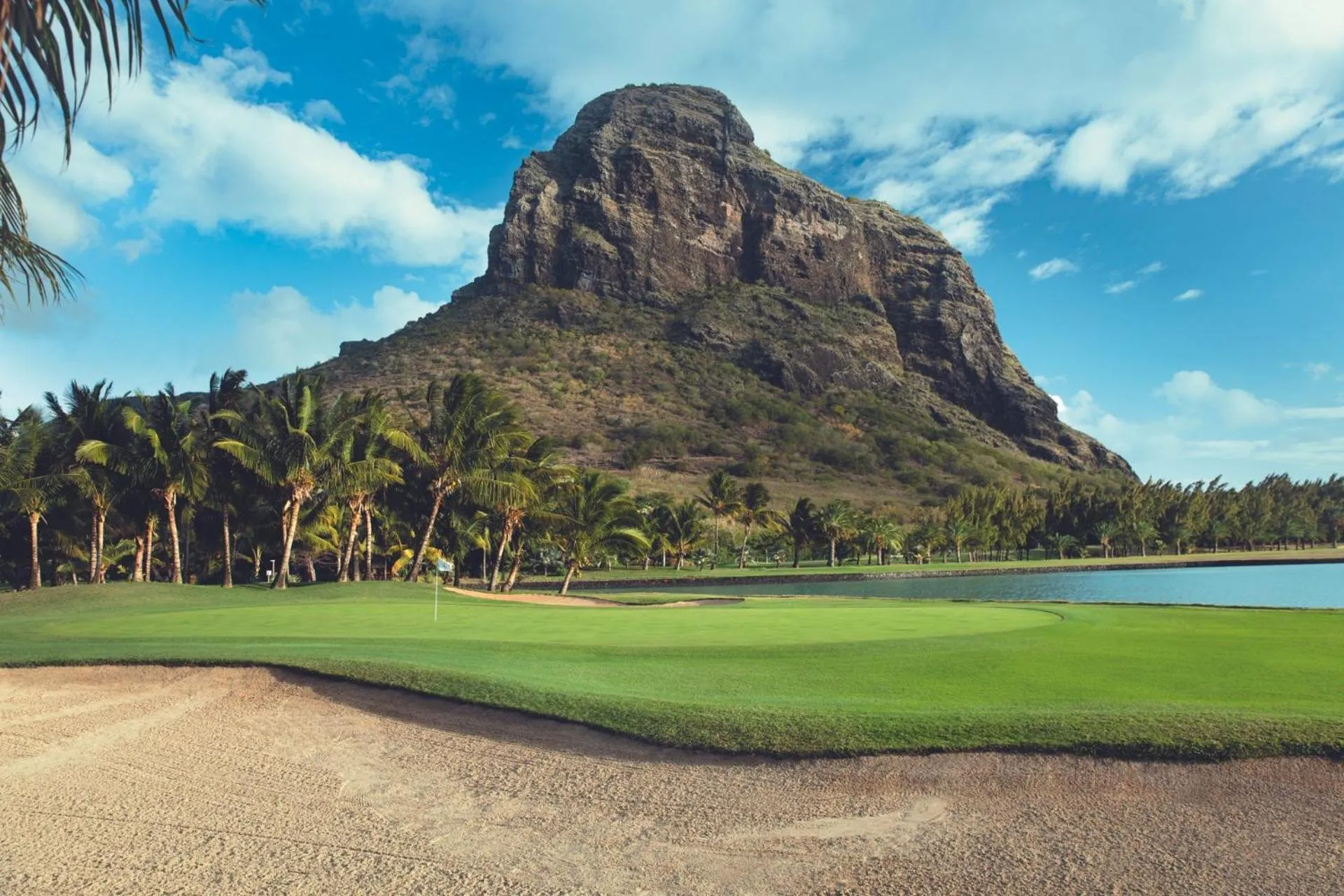Golfcourse in Paradis Beachcomber Golf Resort & Spa