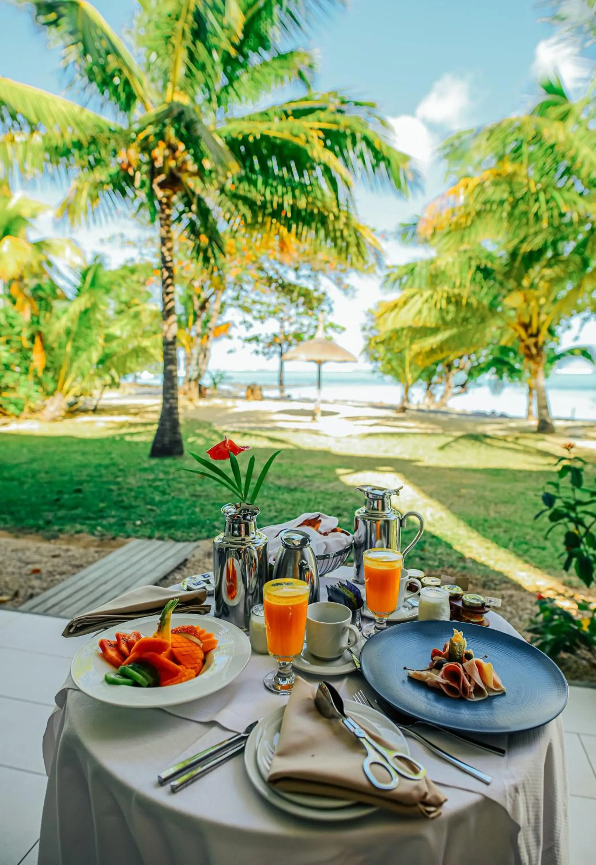 Breakfast in Paradis Beachcomber Golf Resort & Spa