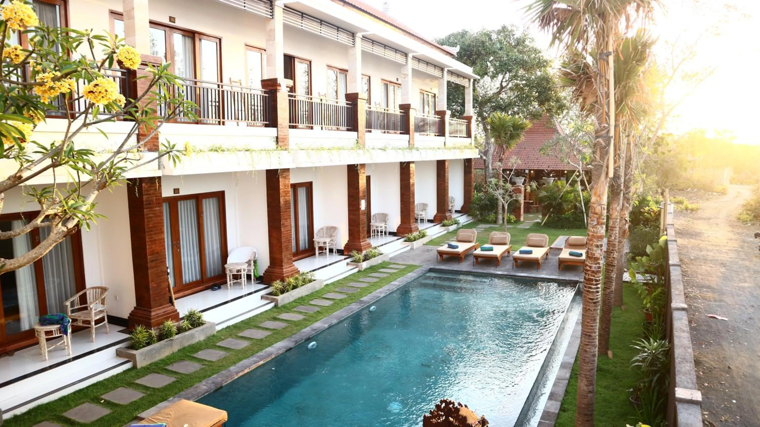Swimming pool in Seno Guesthouse & Cafe