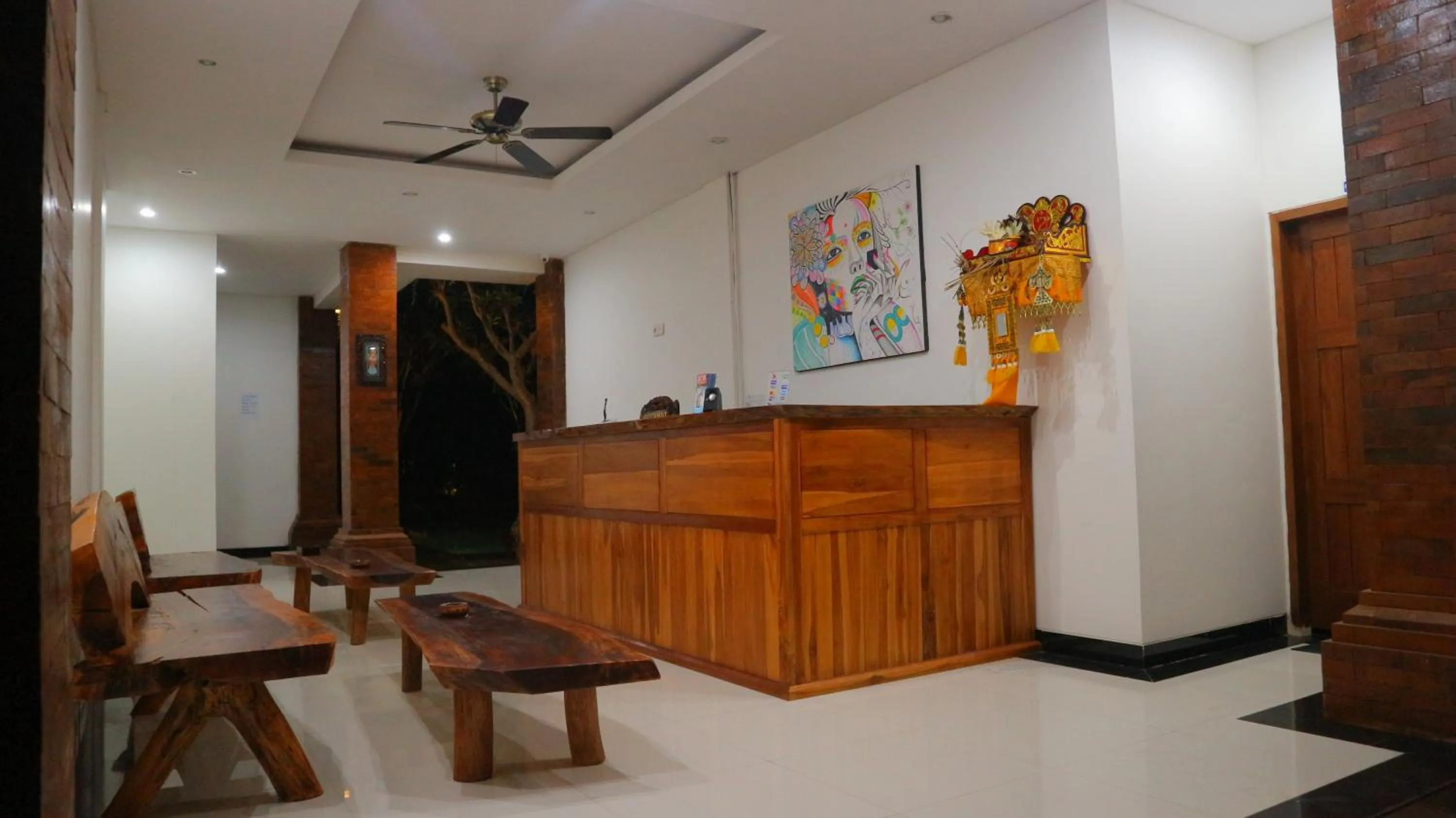 Lobby or reception in Seno Guesthouse & Cafe