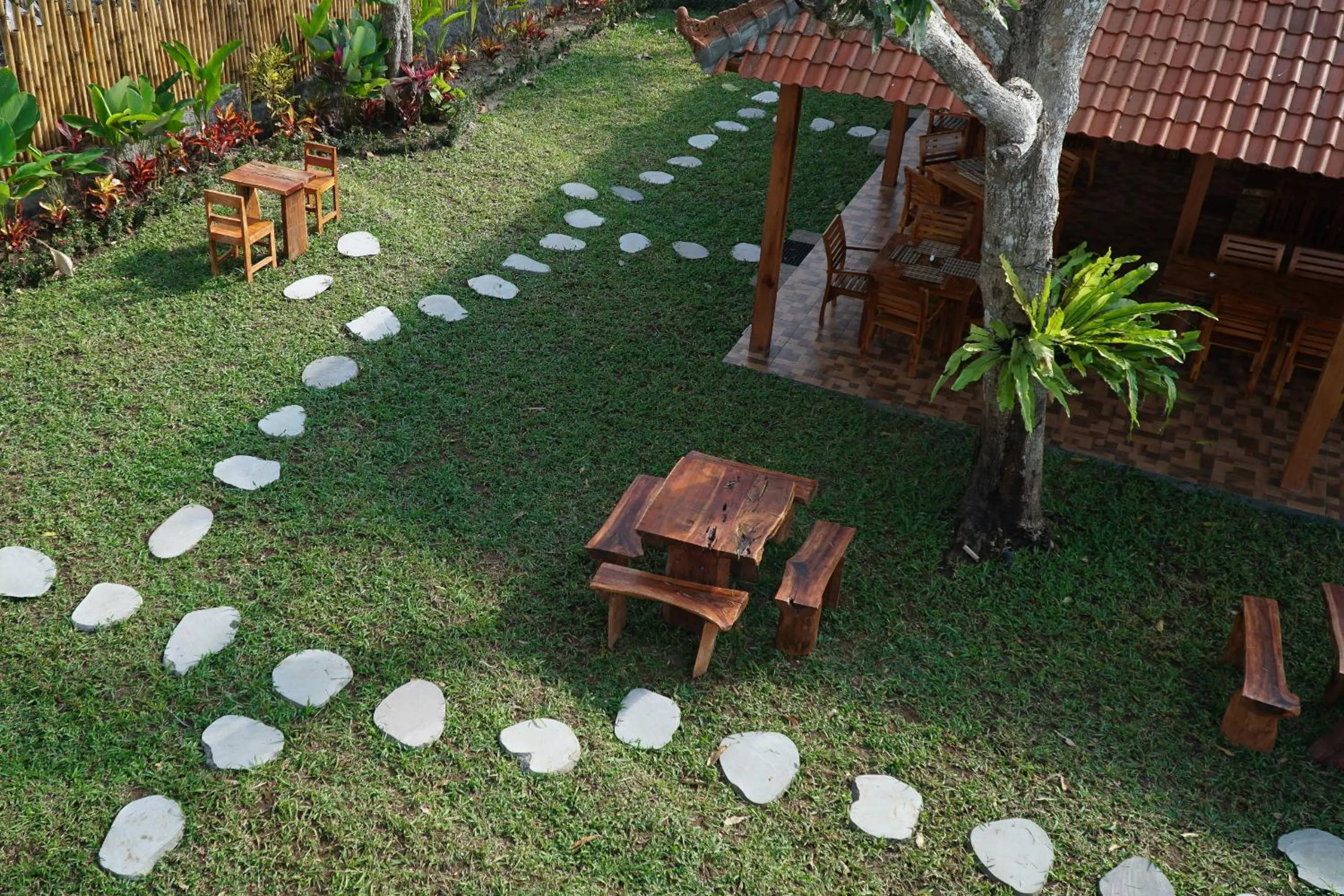 Restaurant/places to eat in Seno Guesthouse & Cafe